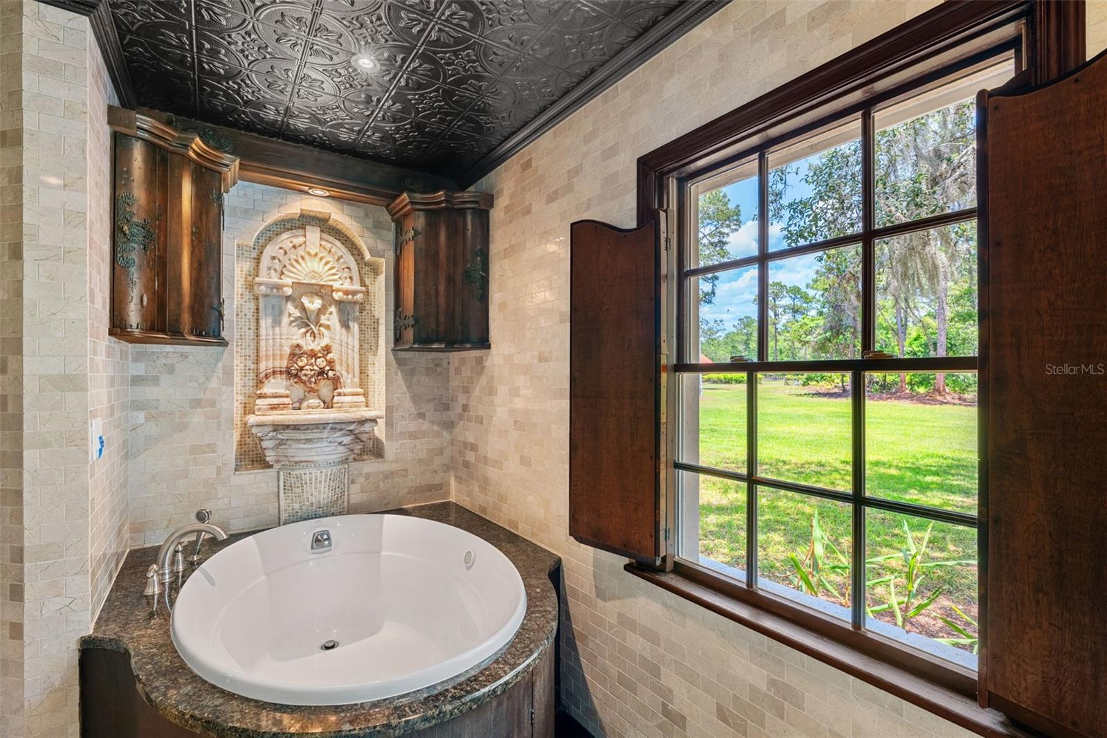 5366 N LAKE FARMS RD