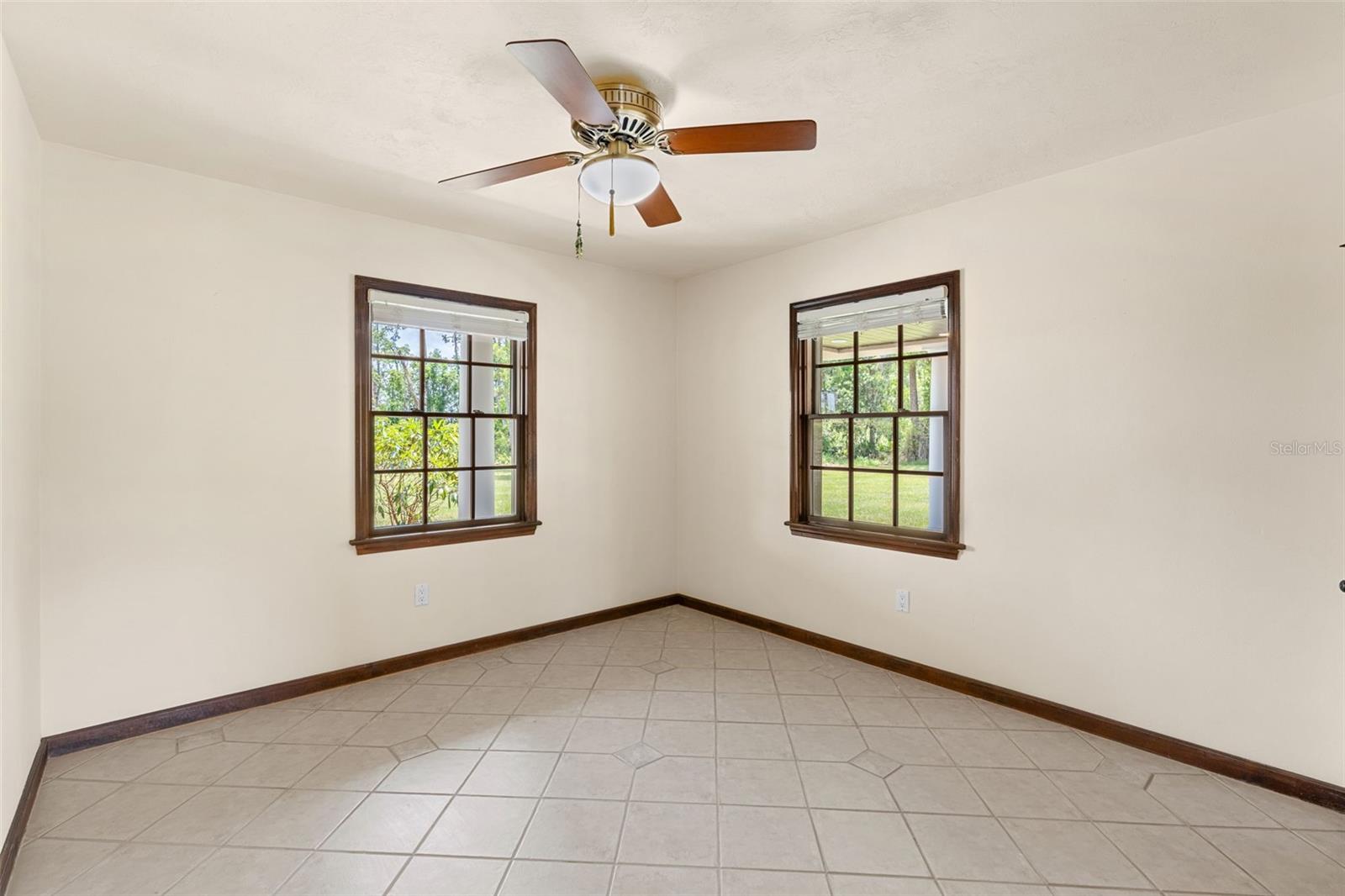 5366 N LAKE FARMS RD