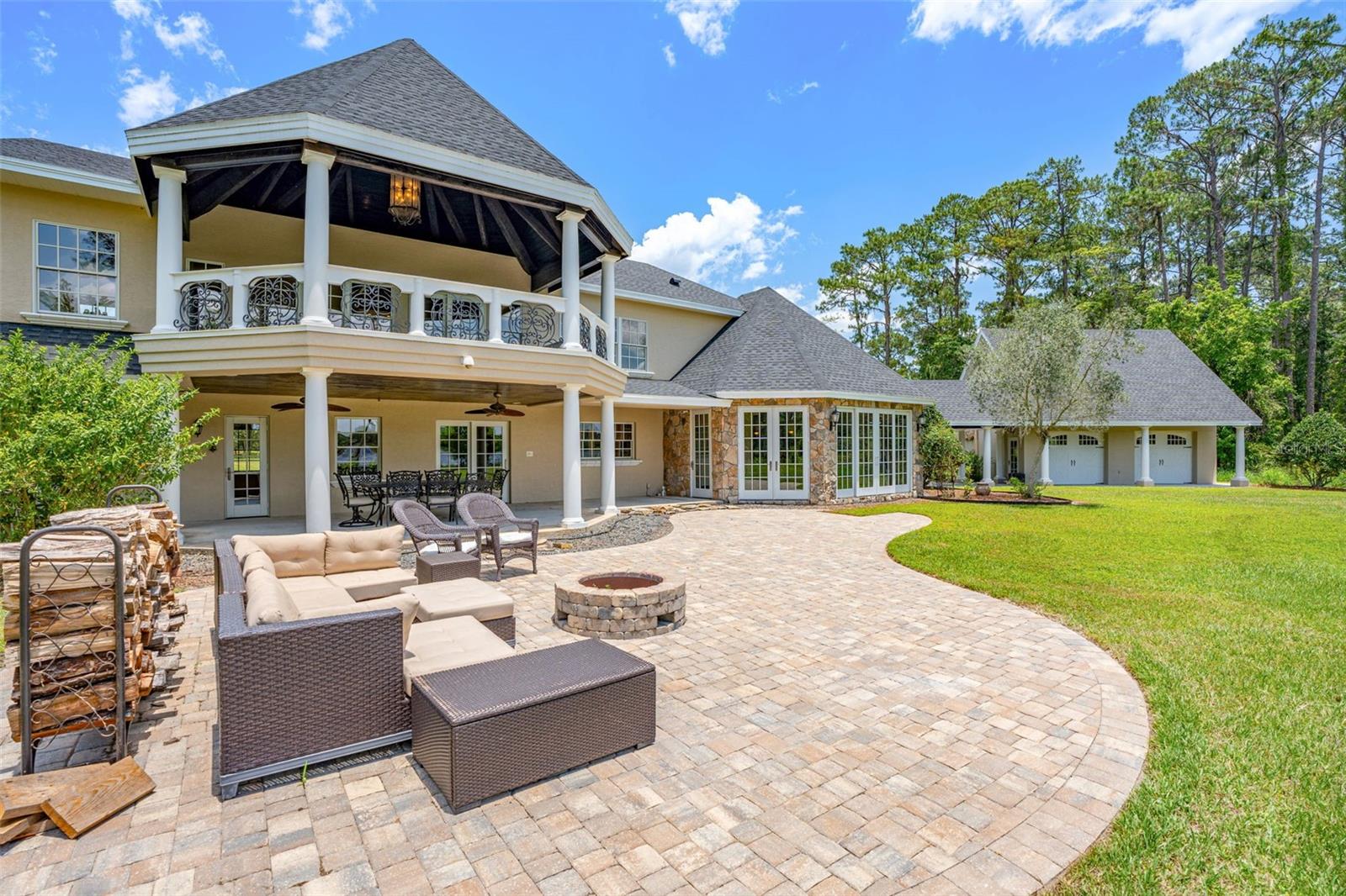 5366 N LAKE FARMS RD