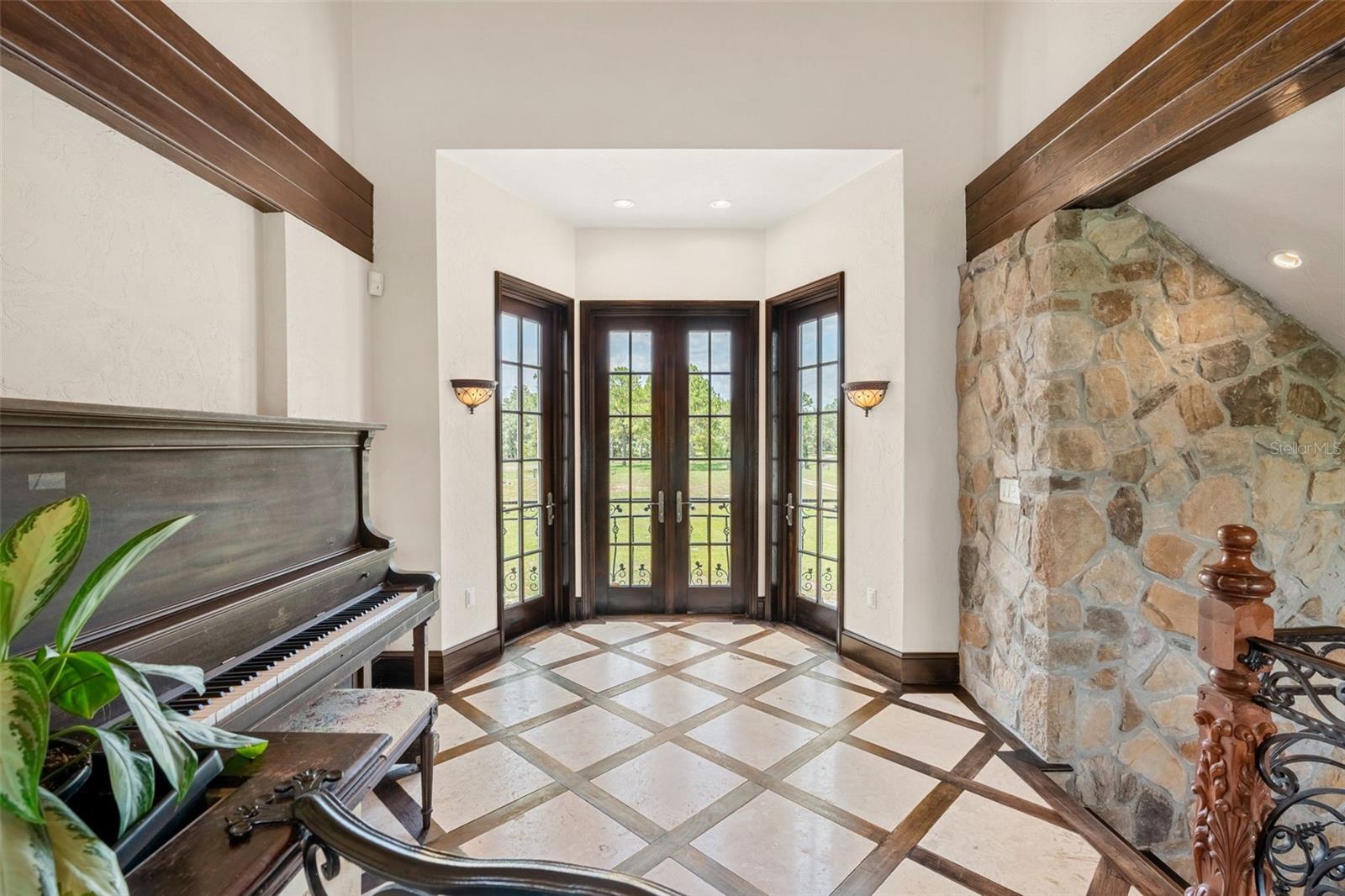 5366 N LAKE FARMS RD