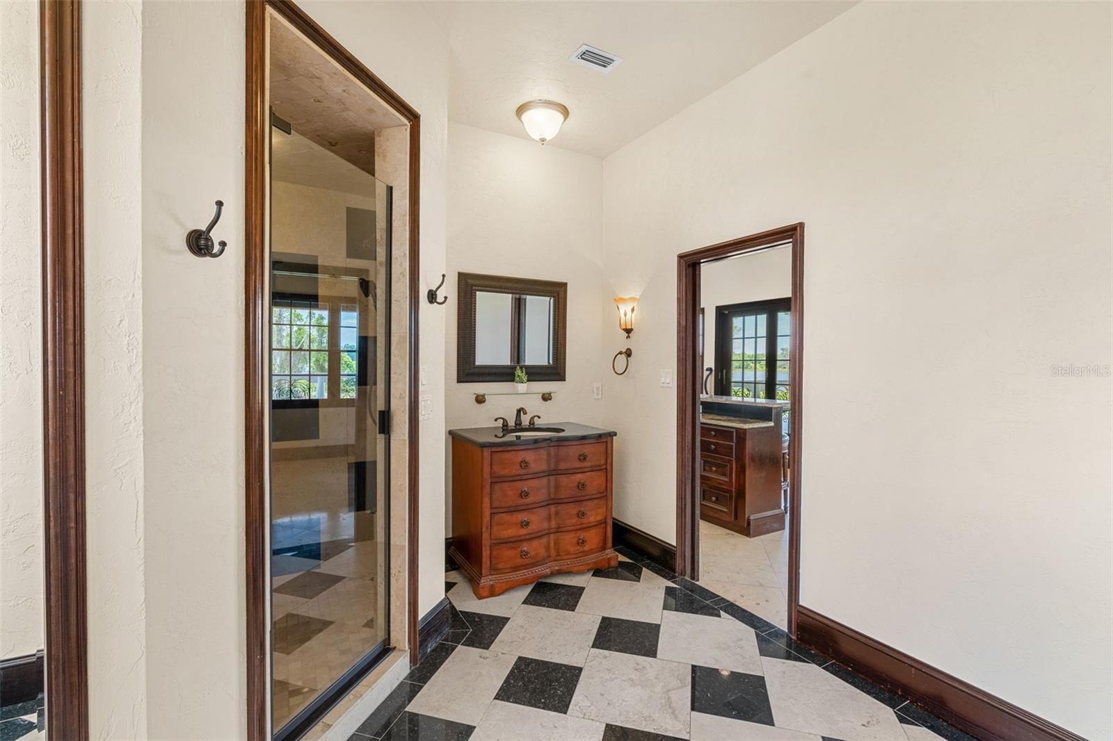 5366 N LAKE FARMS RD