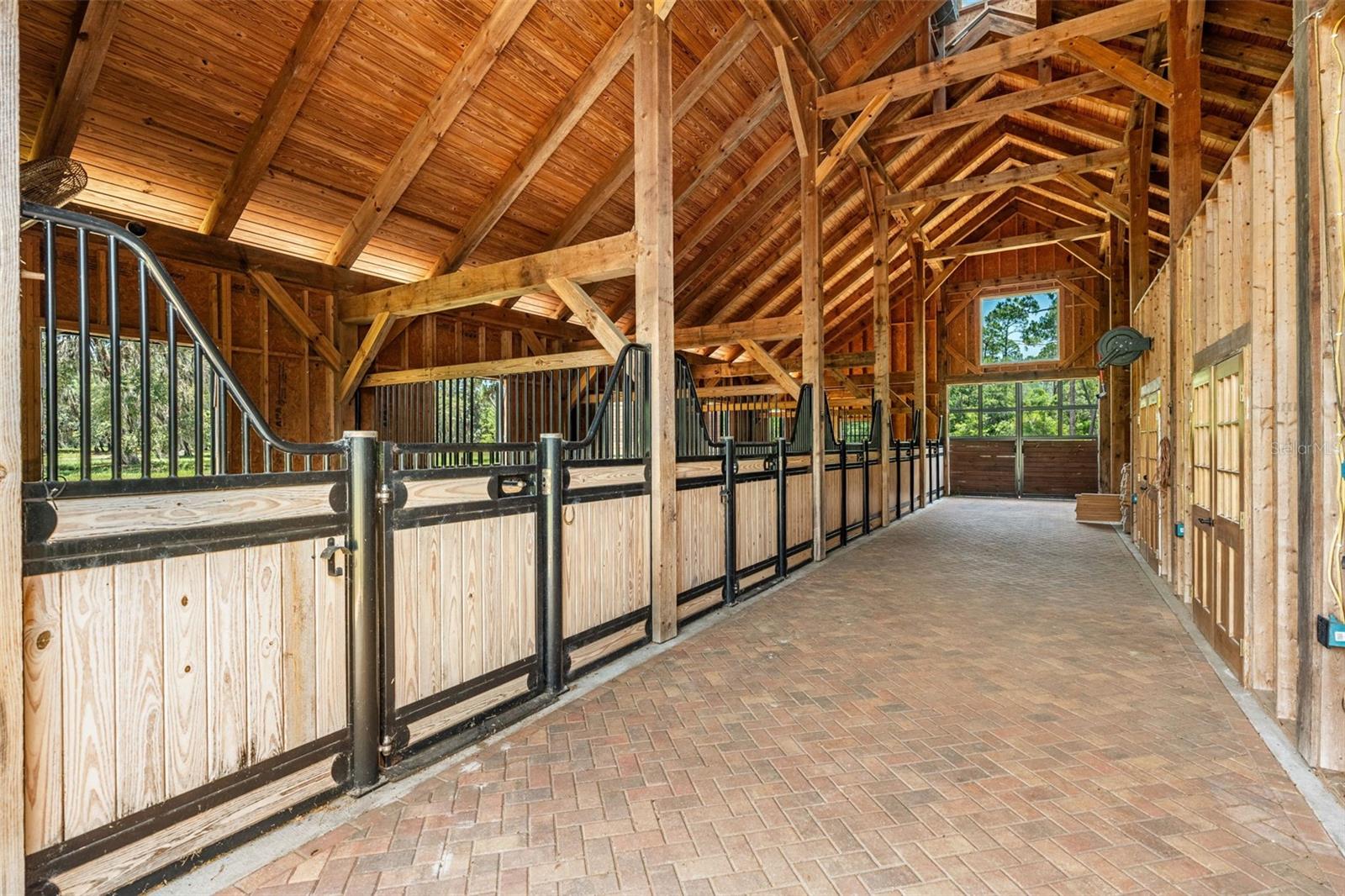 5366 N LAKE FARMS RD