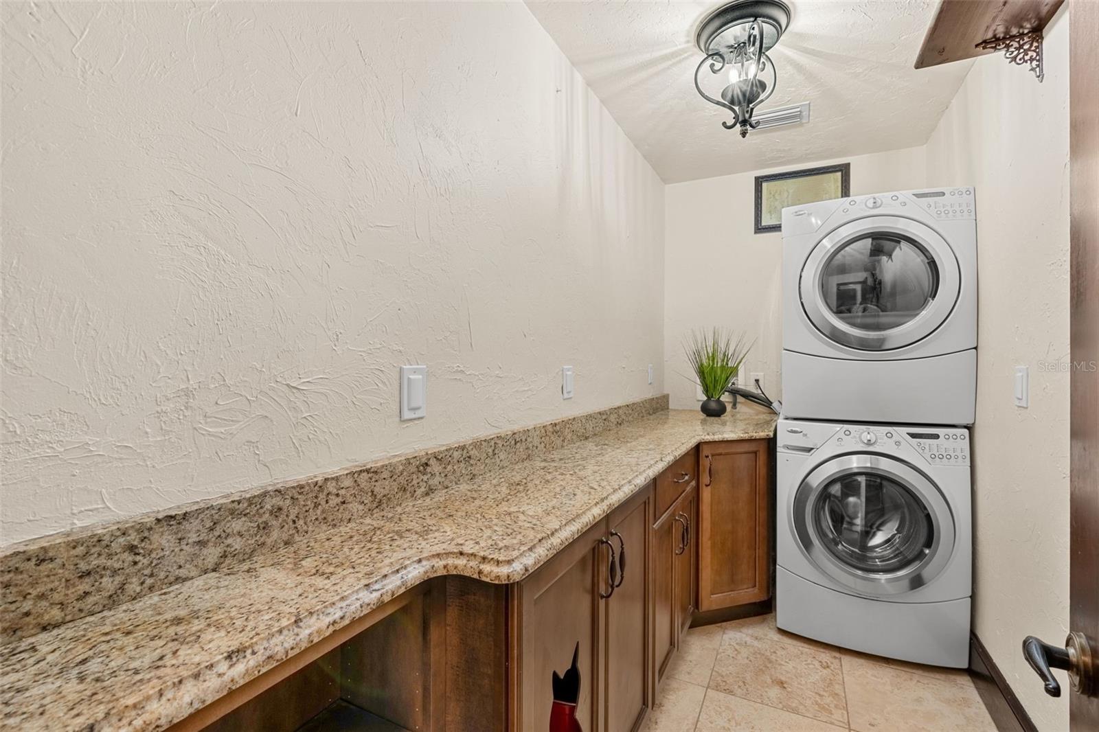 5366 N LAKE FARMS RD