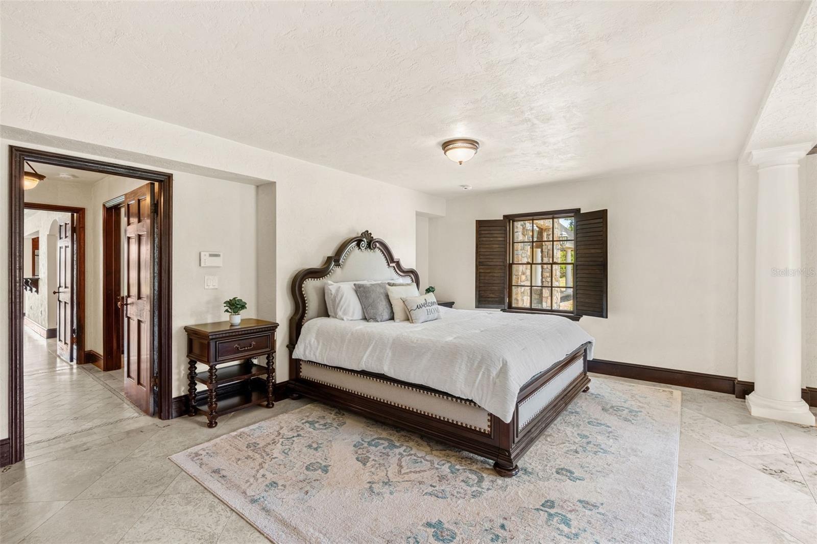 5366 N LAKE FARMS RD