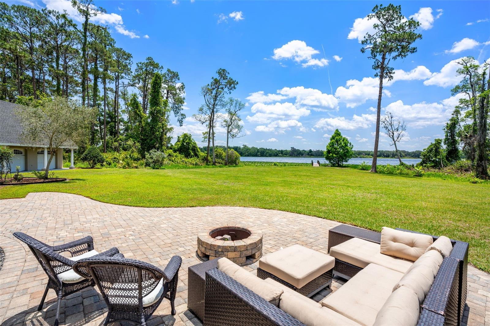 5366 N LAKE FARMS RD