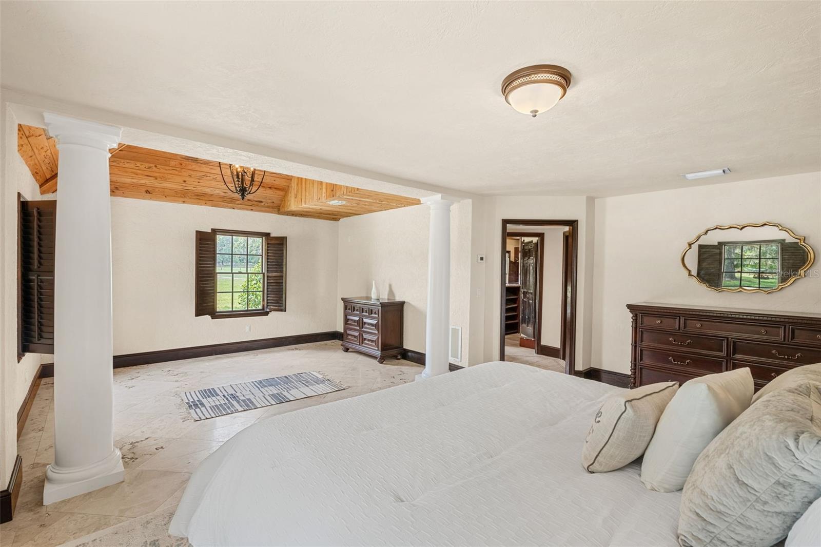 5366 N LAKE FARMS RD