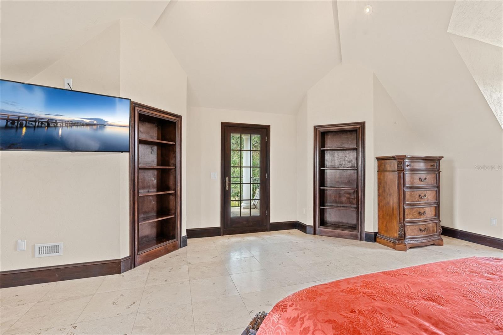 5366 N LAKE FARMS RD