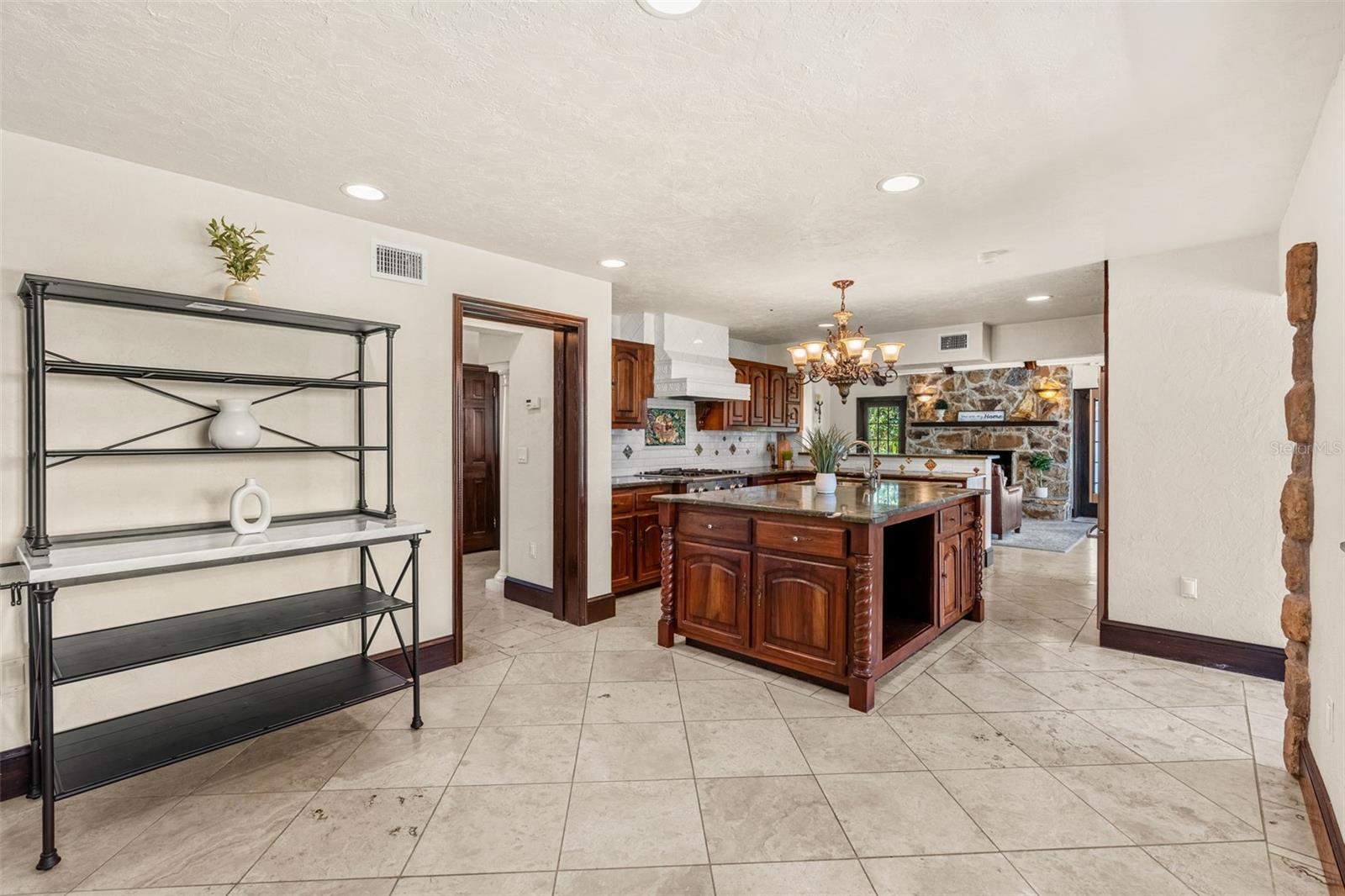 5366 N LAKE FARMS RD