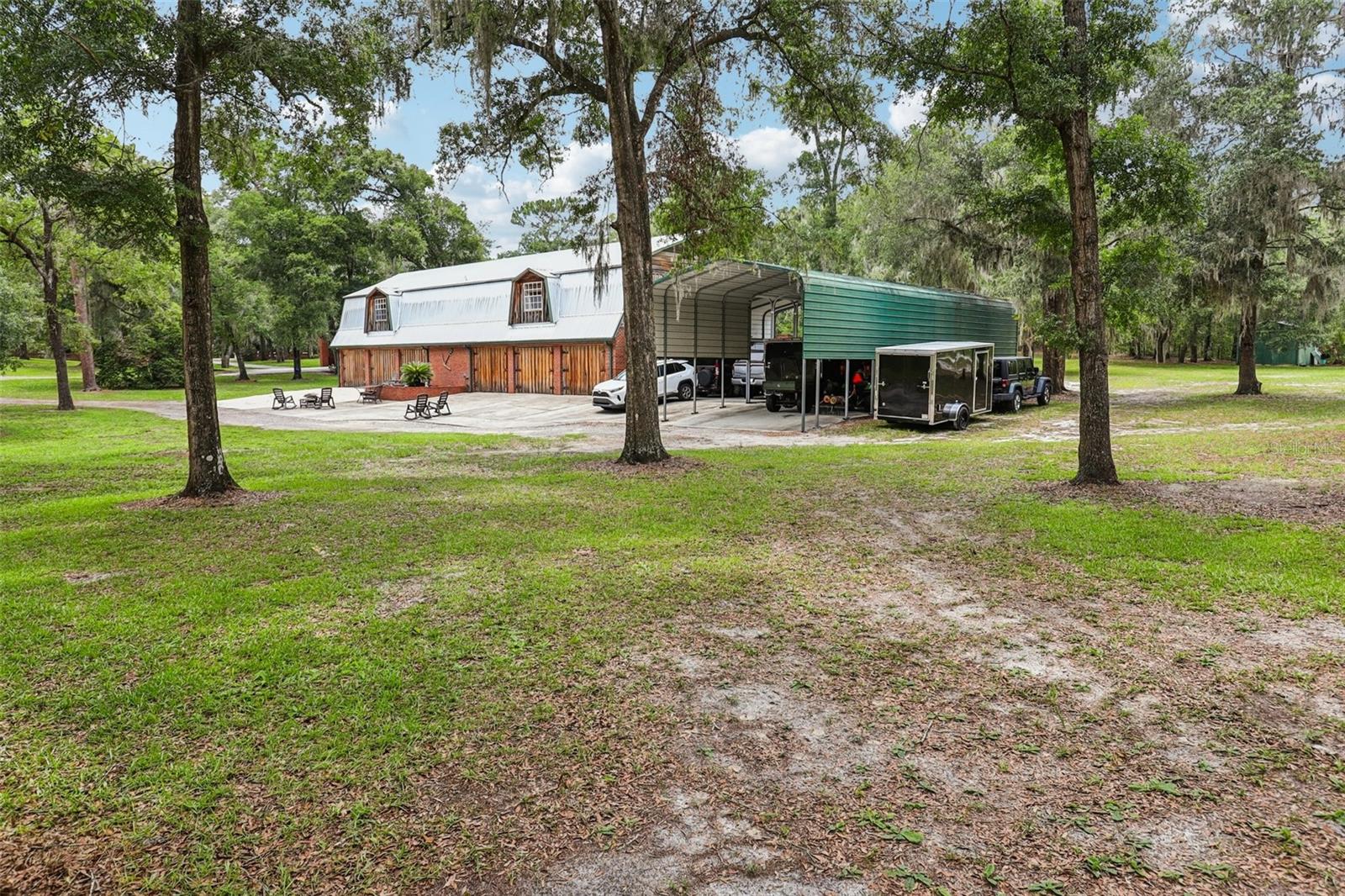2221 OAK HILL DR