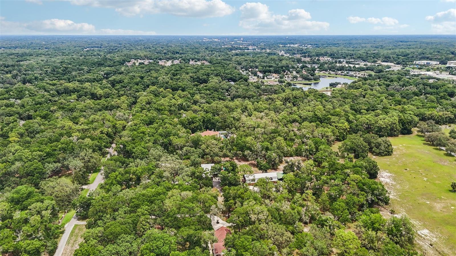 2221 OAK HILL DR