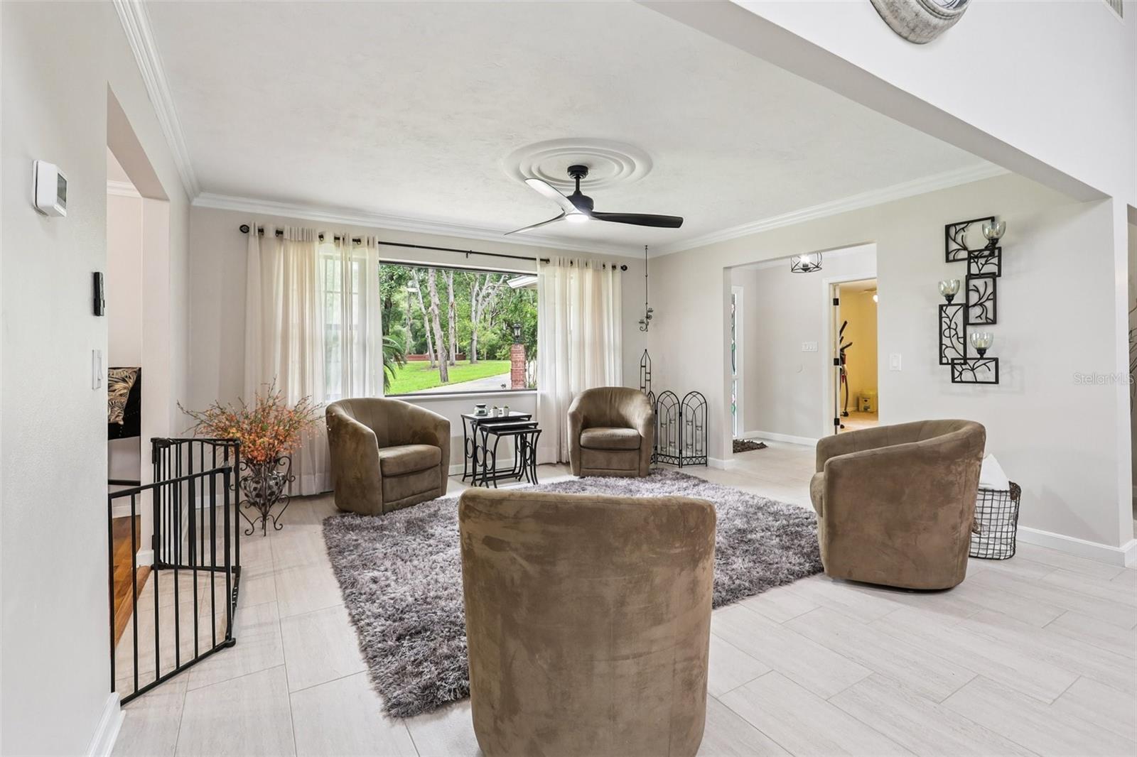 2221 OAK HILL DR