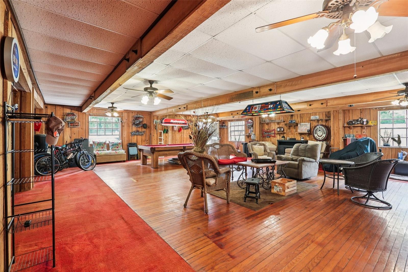 2221 OAK HILL DR