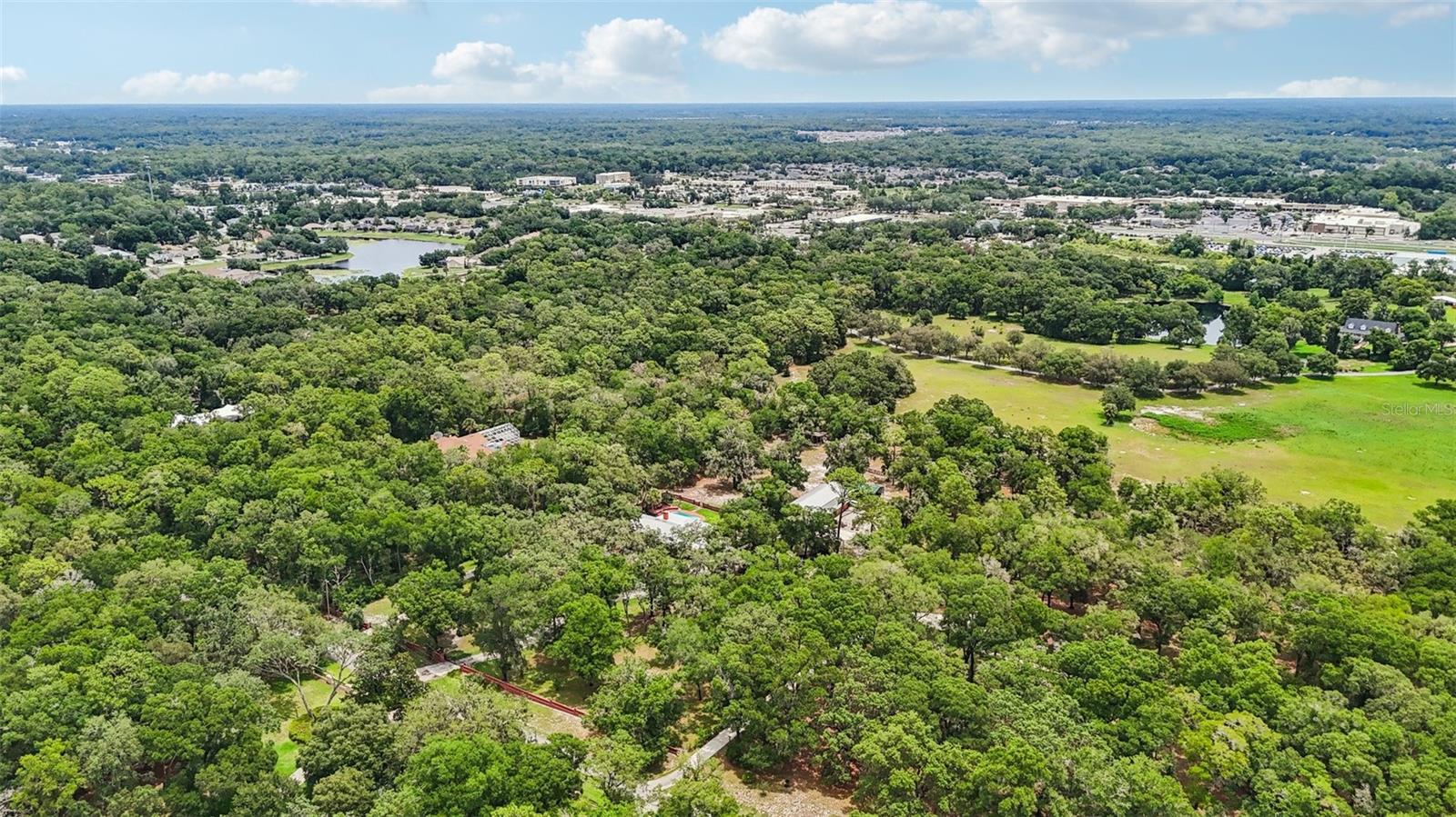 2221 OAK HILL DR