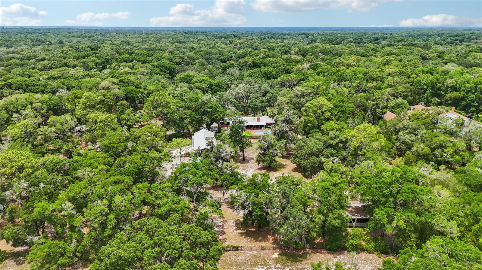 2221 OAK HILL DR