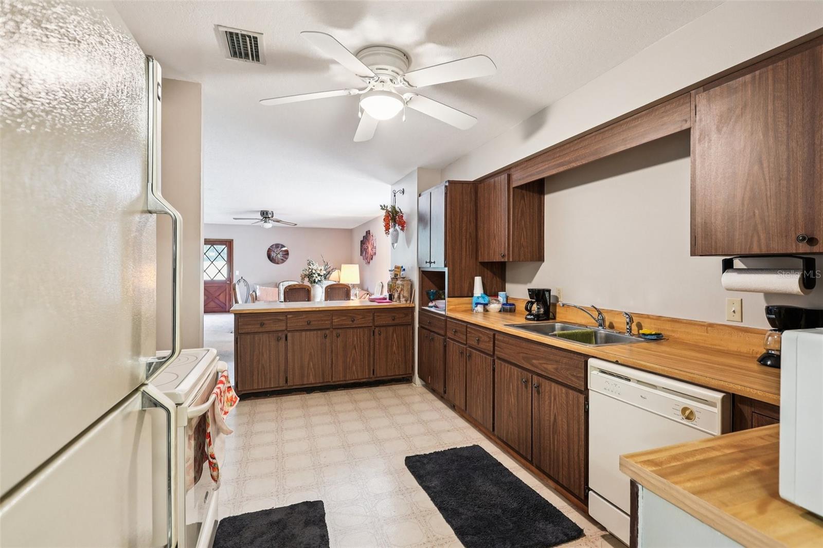 2221 OAK HILL DR