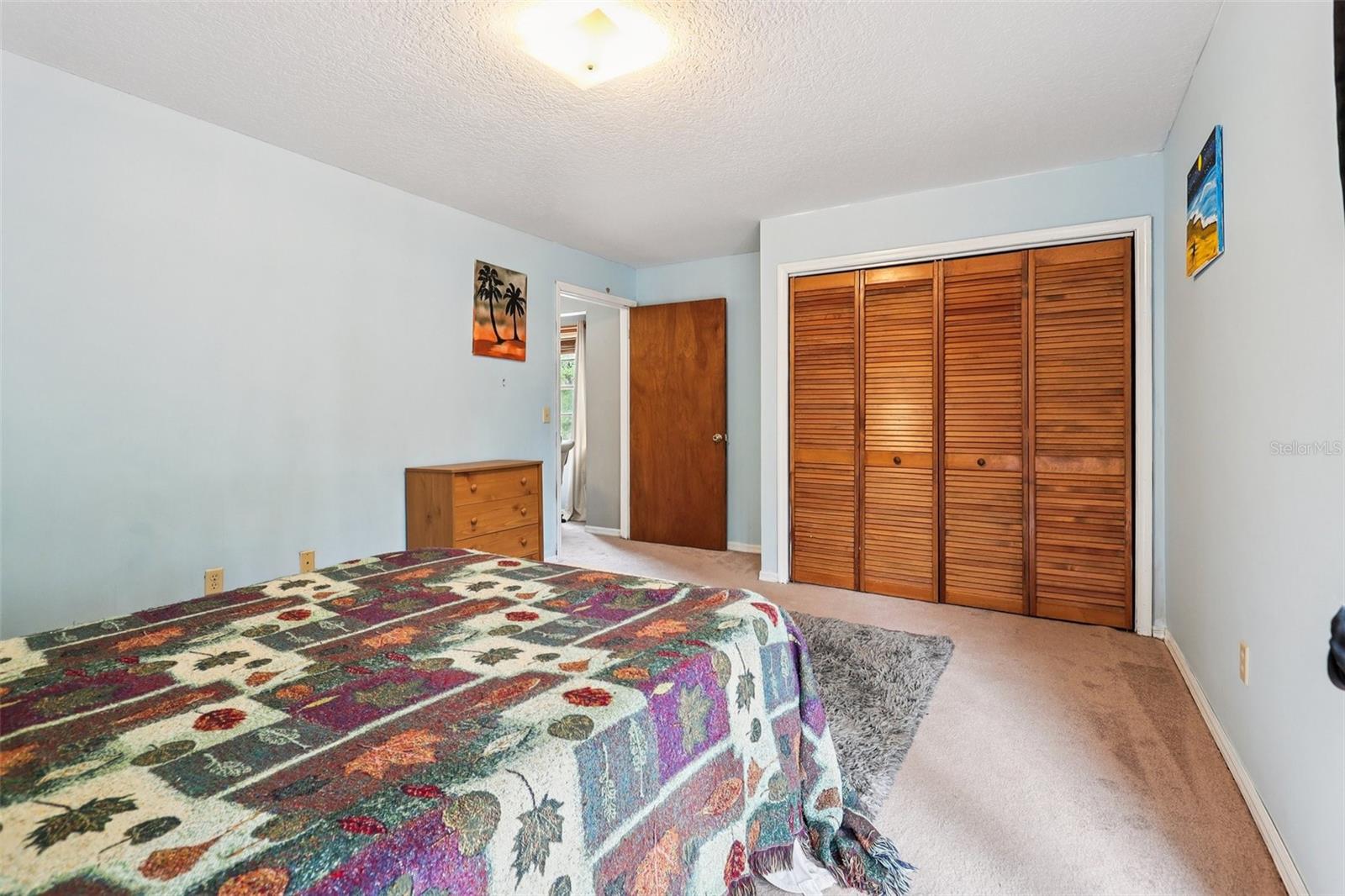2221 OAK HILL DR