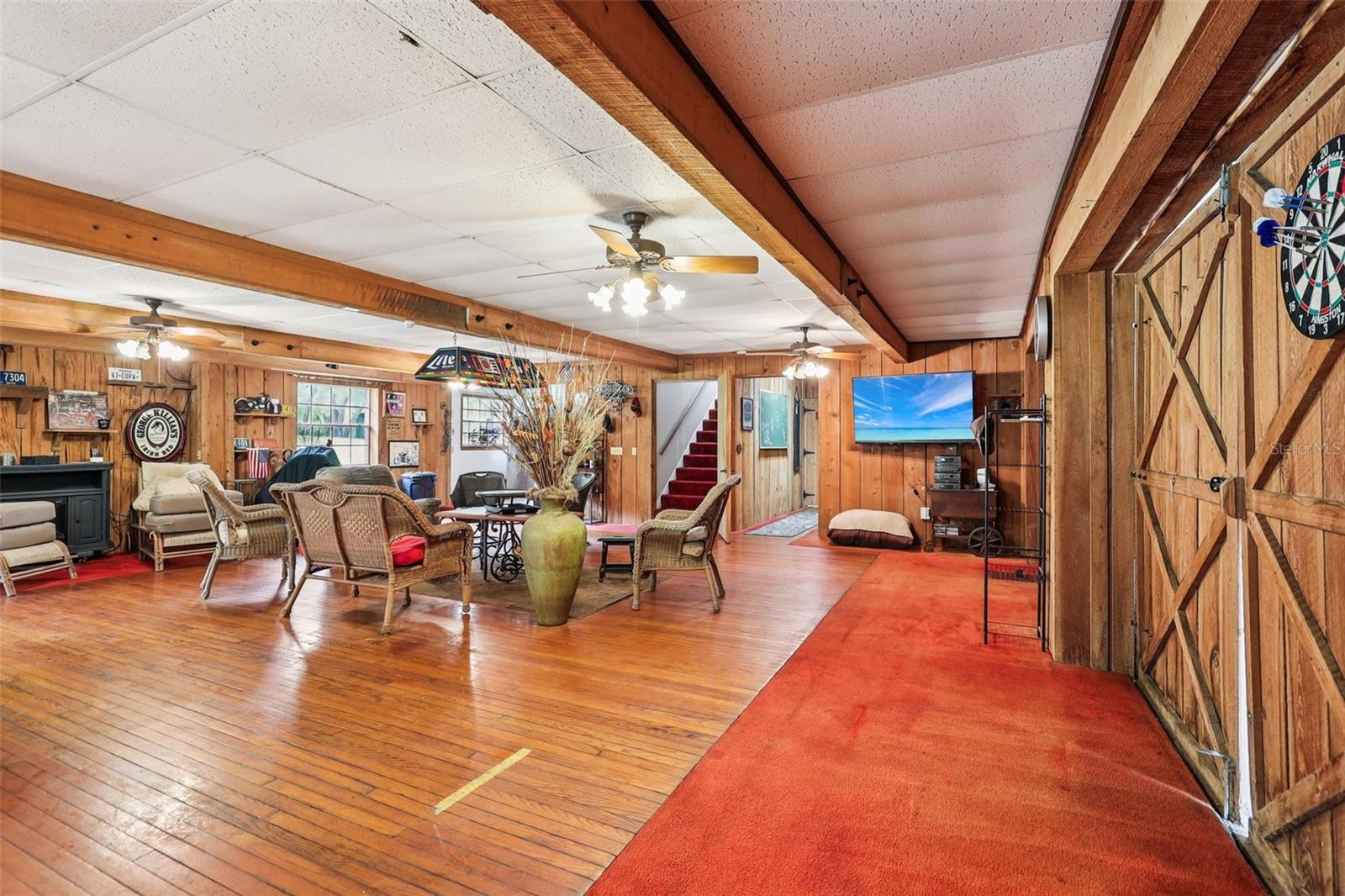 2221 OAK HILL DR