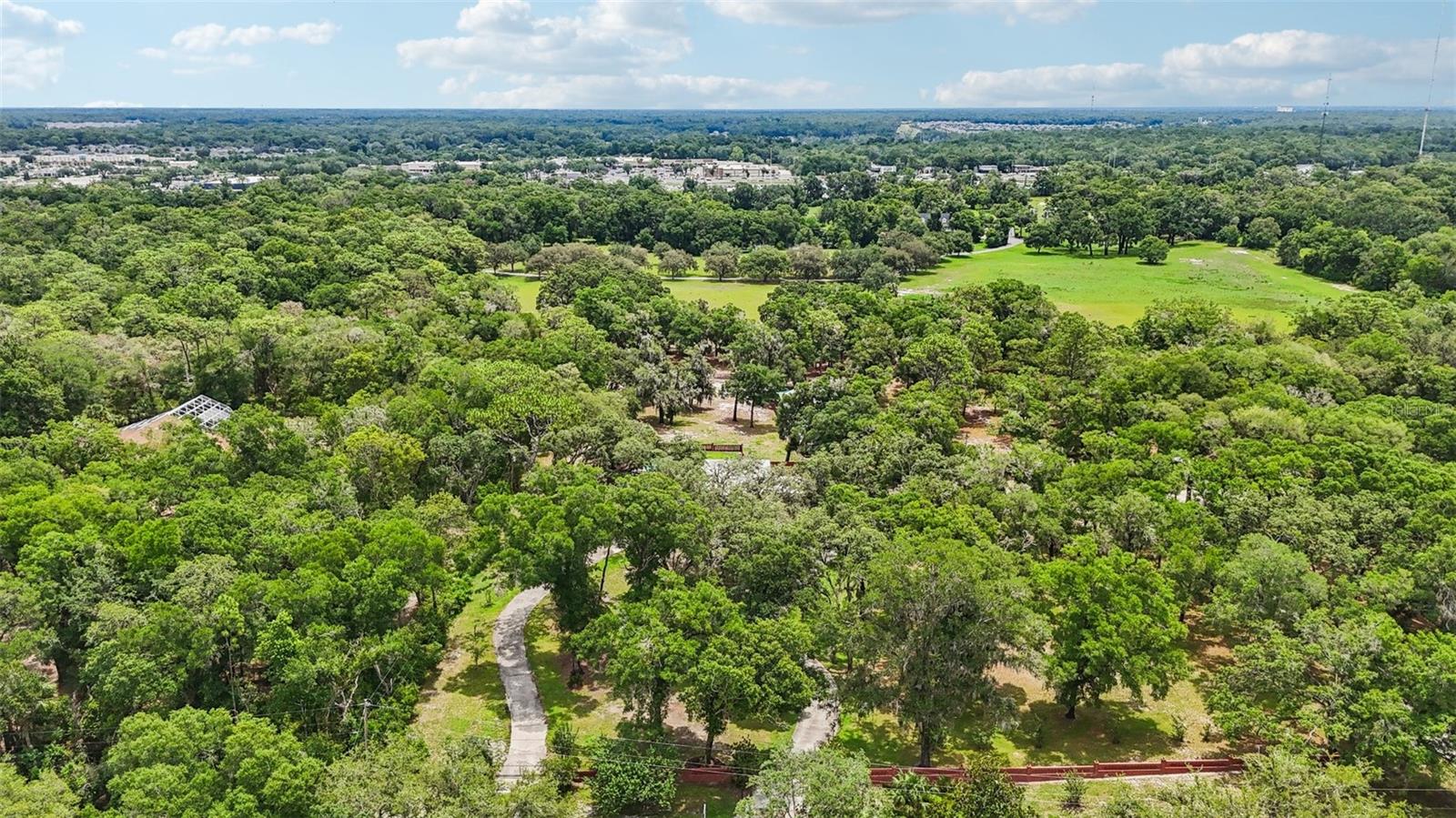 2221 OAK HILL DR