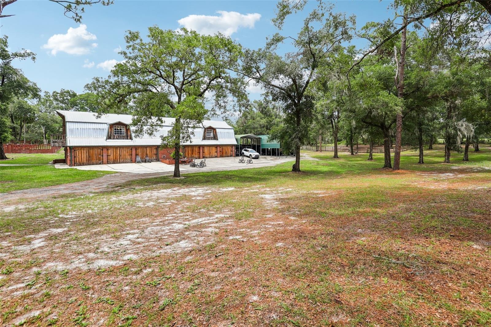 2221 OAK HILL DR