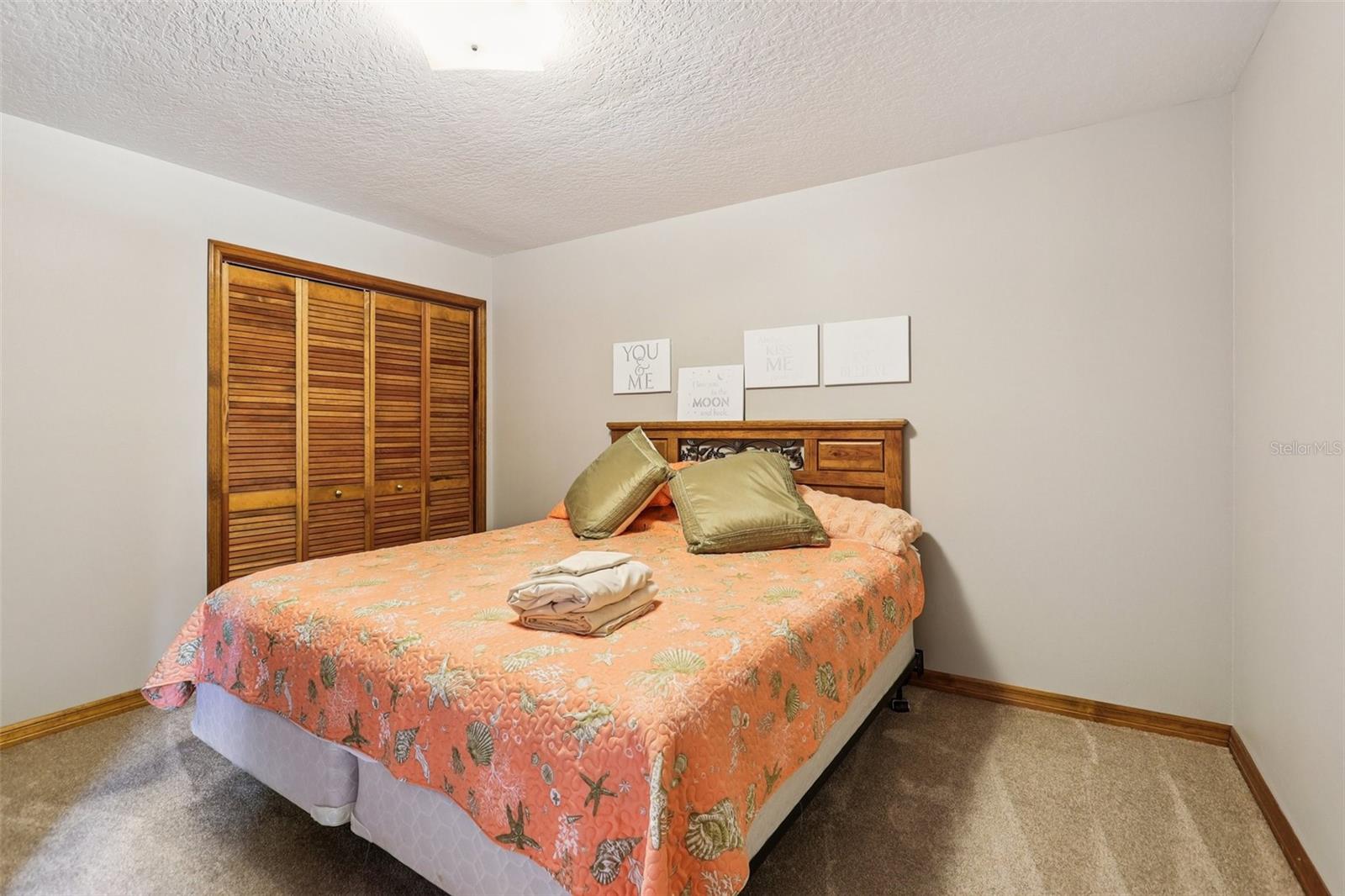 2221 OAK HILL DR