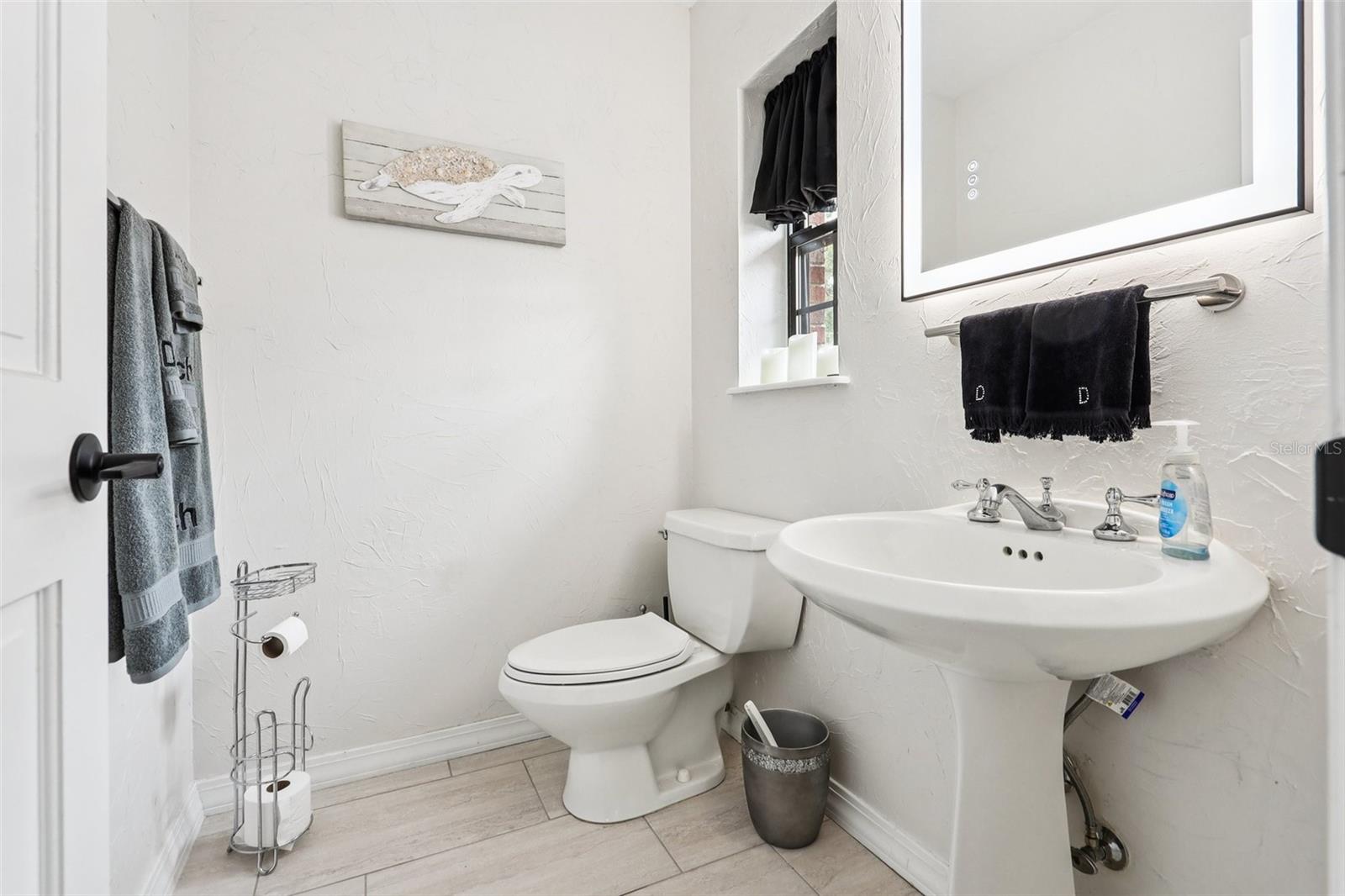 2221 OAK HILL DR