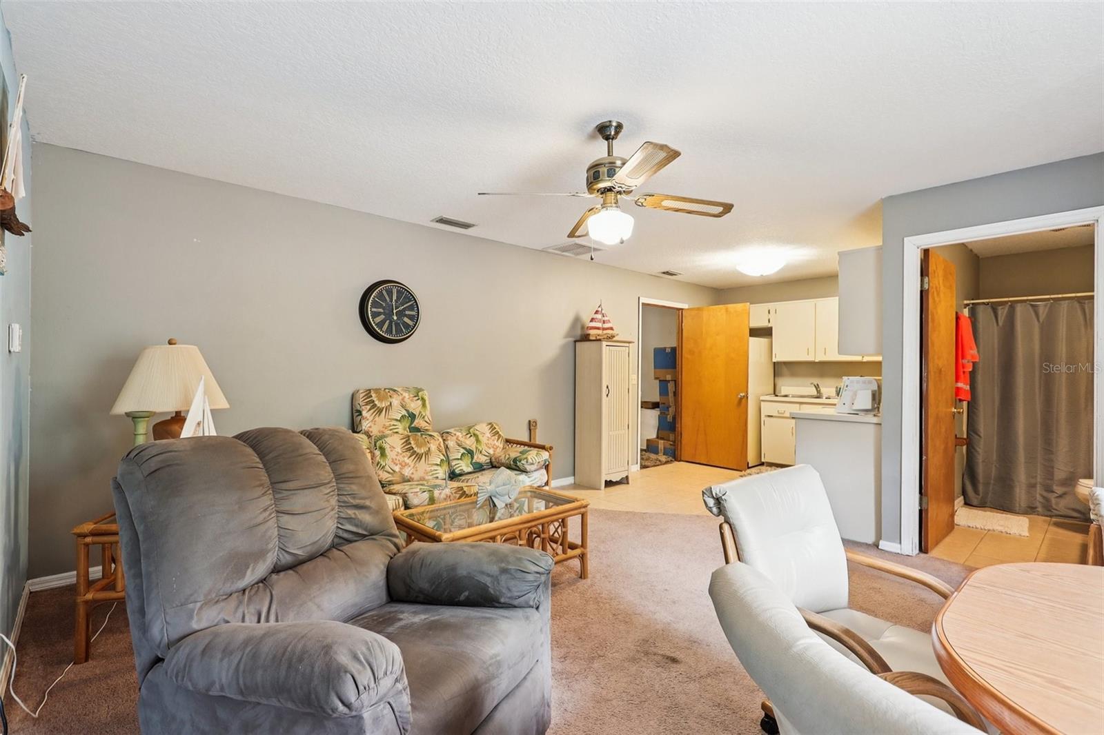 2221 OAK HILL DR