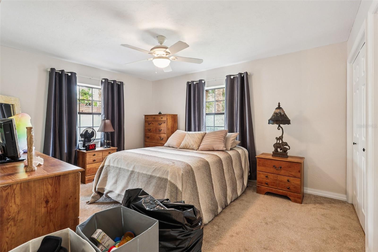 2221 OAK HILL DR