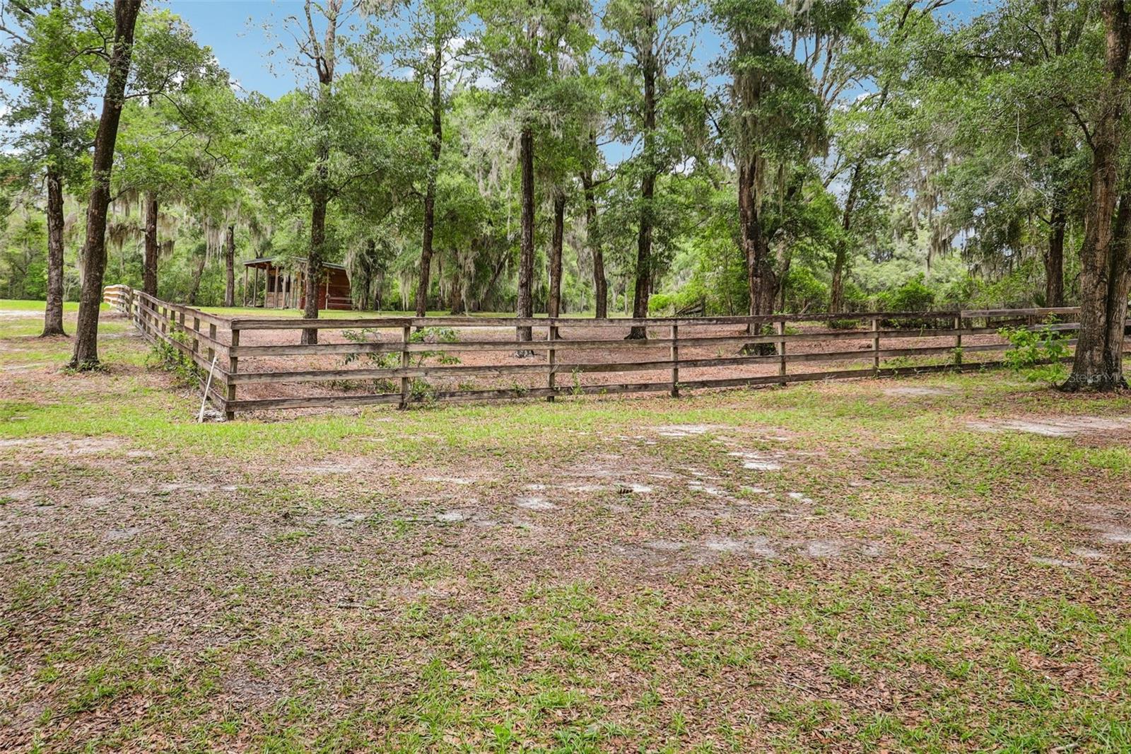 2221 OAK HILL DR