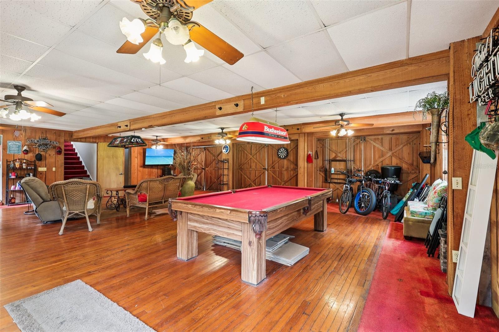2221 OAK HILL DR