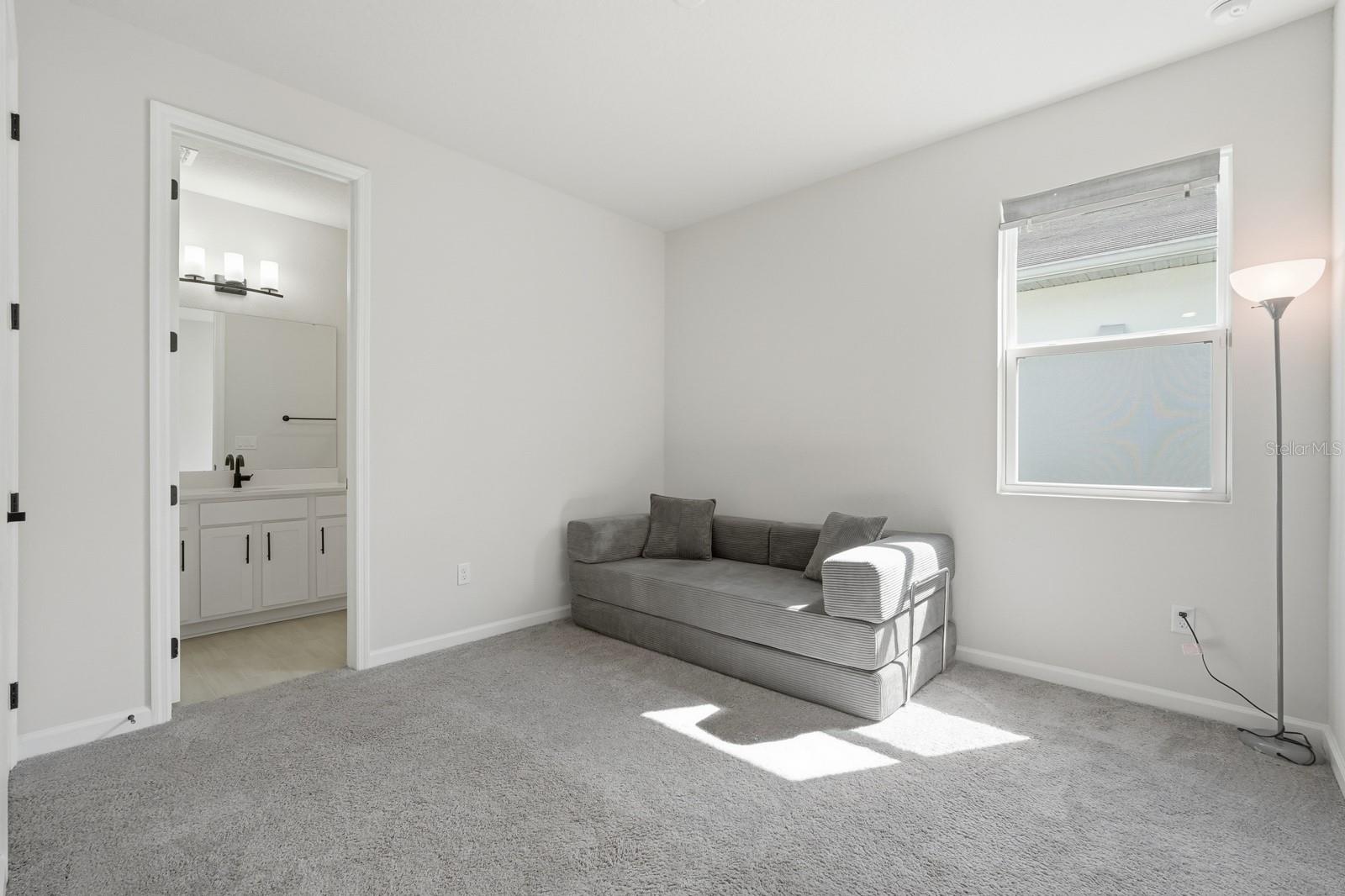 1002 RIVER FALLS CIR