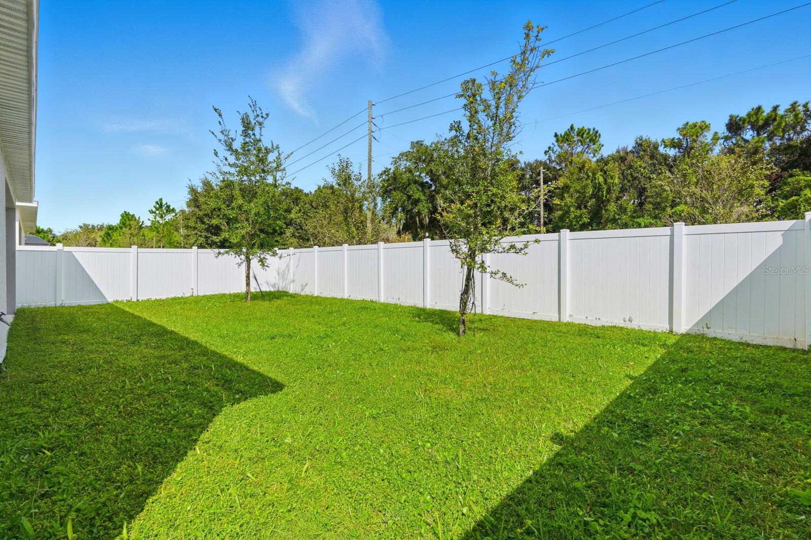 1002 RIVER FALLS CIR