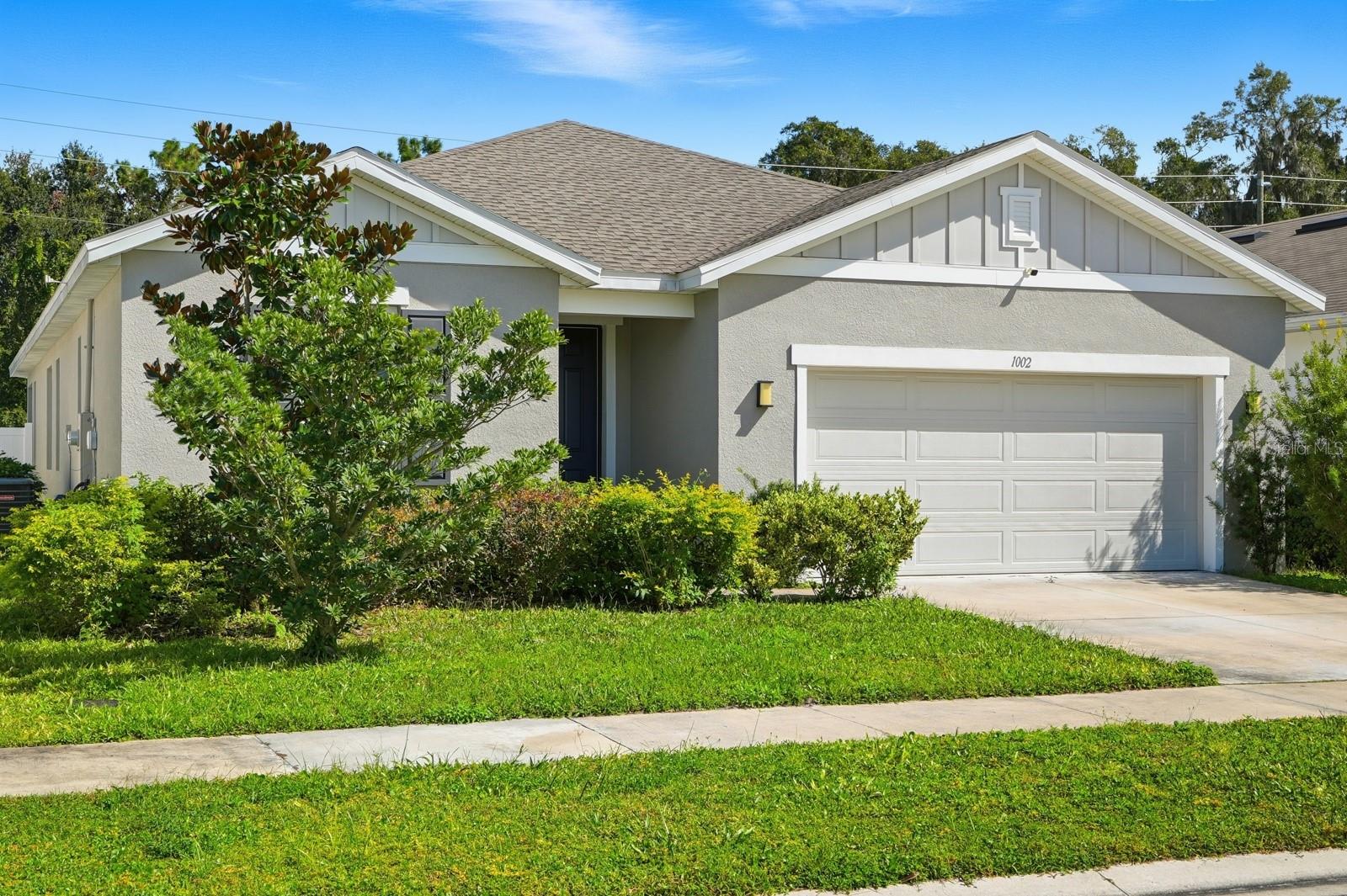 1002 RIVER FALLS CIR