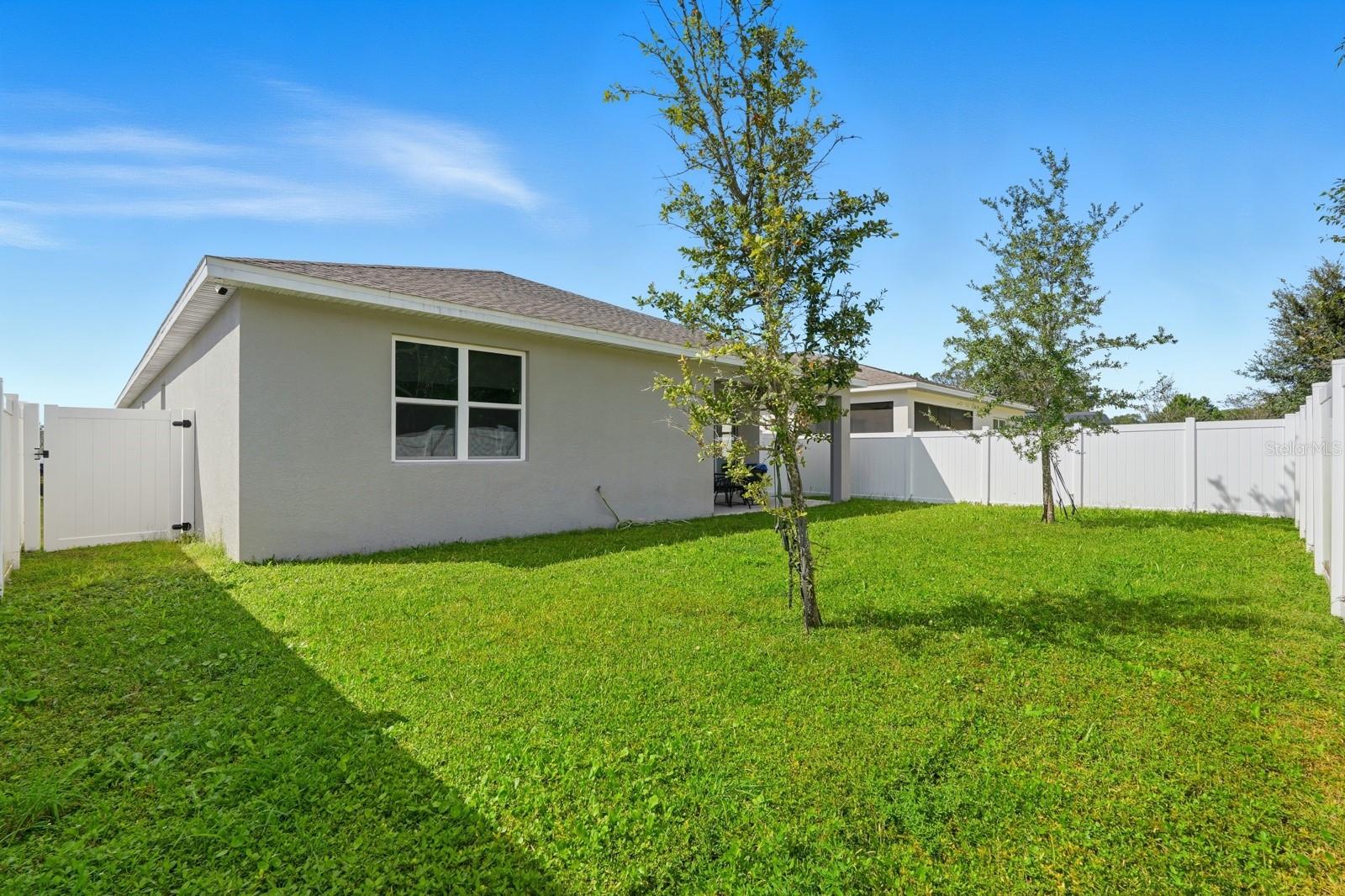 1002 RIVER FALLS CIR