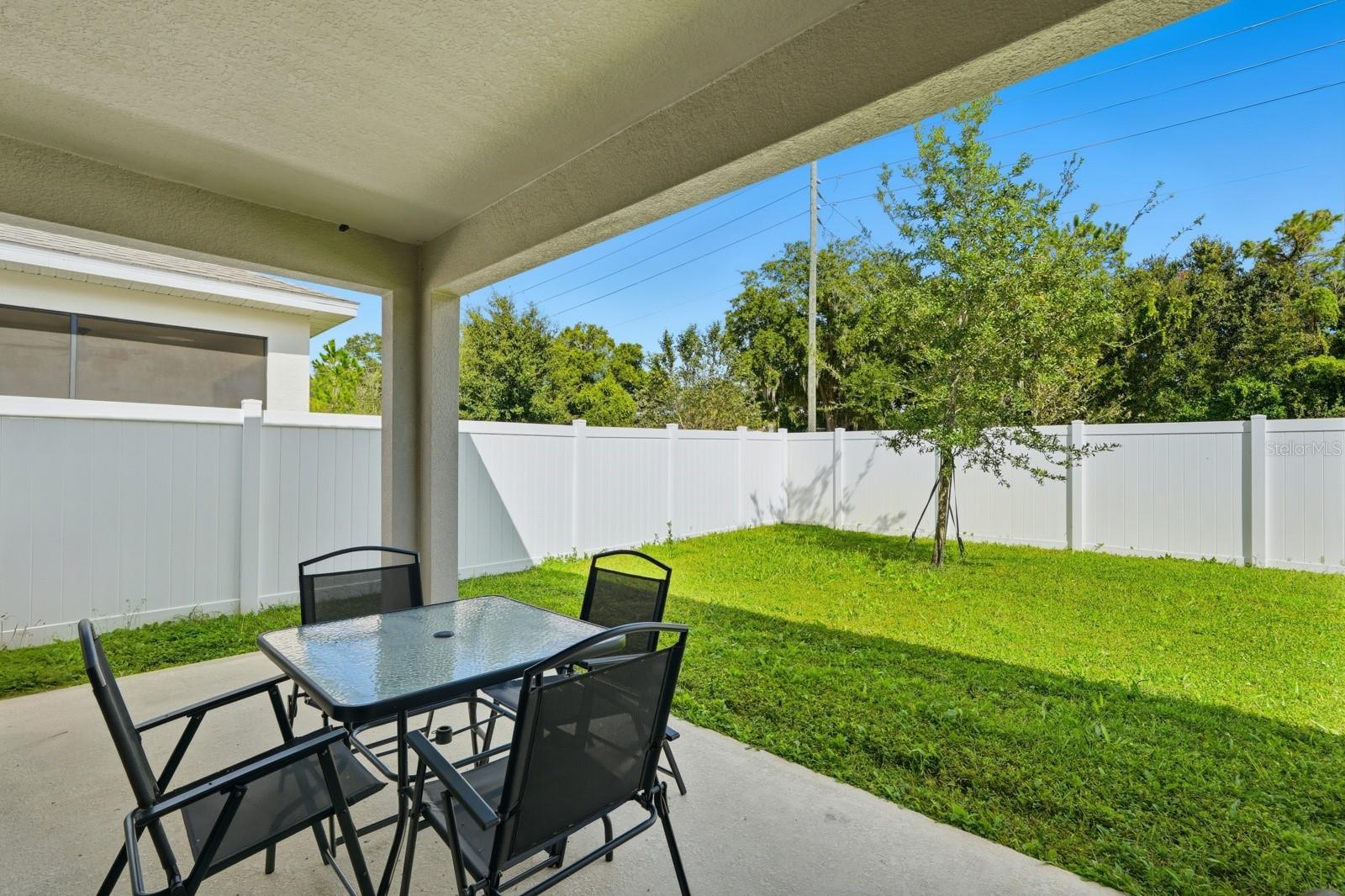 1002 RIVER FALLS CIR