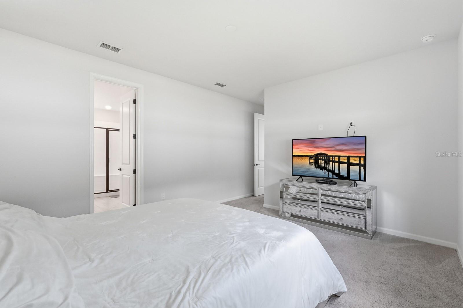 1002 RIVER FALLS CIR