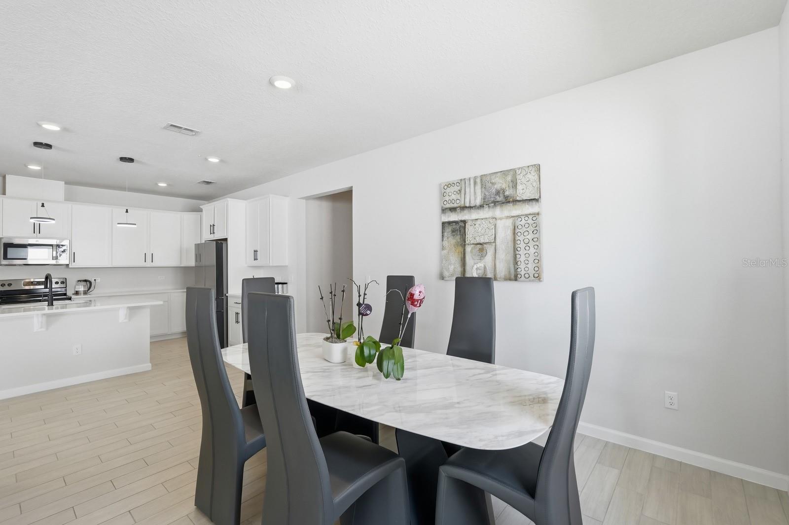 1002 RIVER FALLS CIR