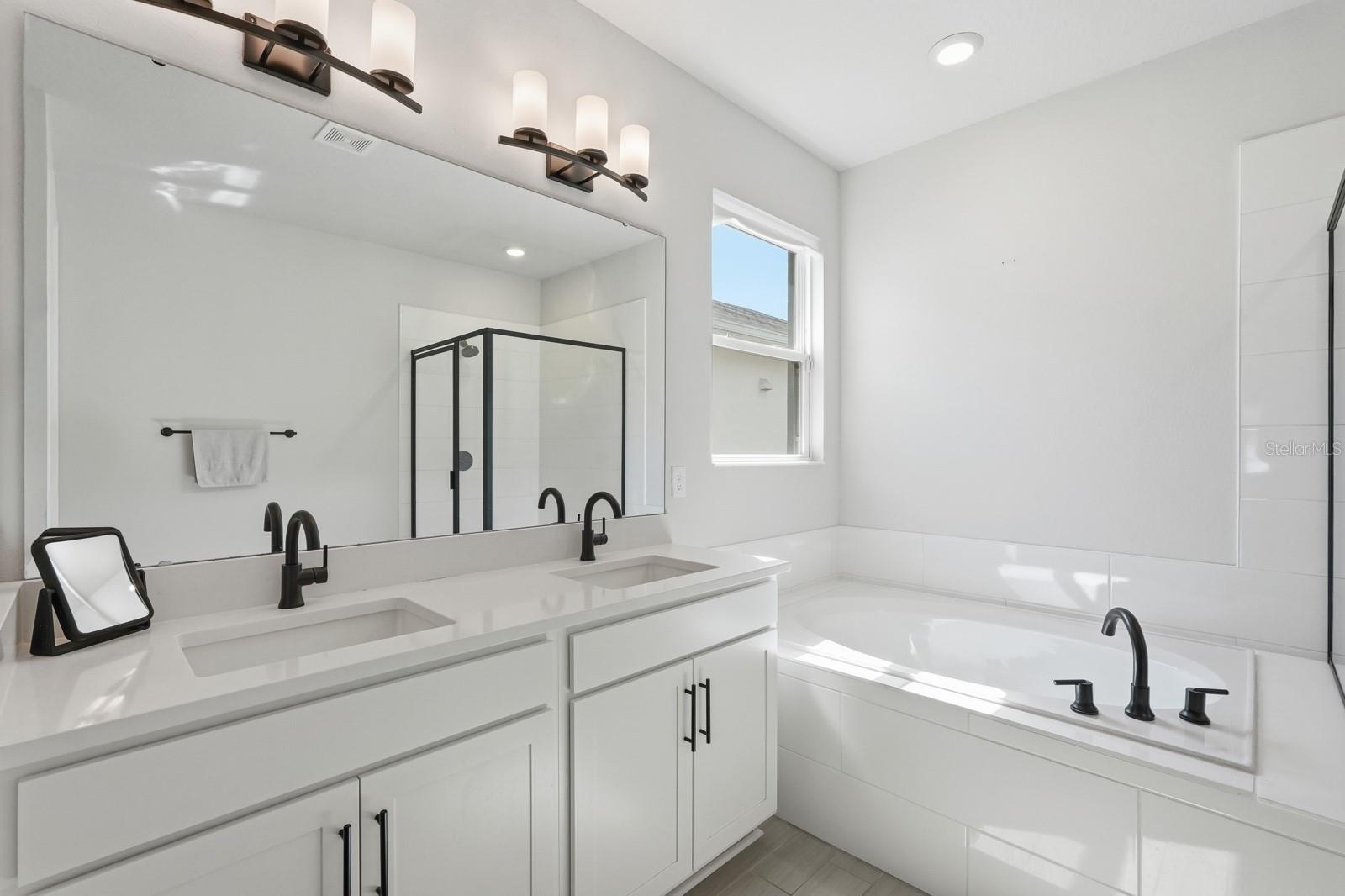 1002 RIVER FALLS CIR