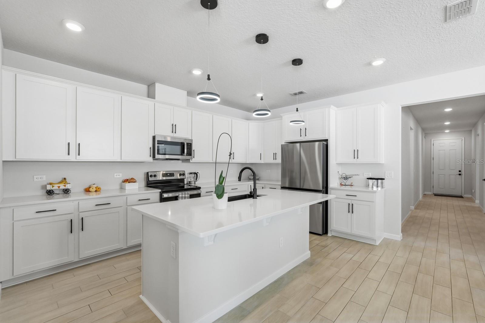 1002 RIVER FALLS CIR