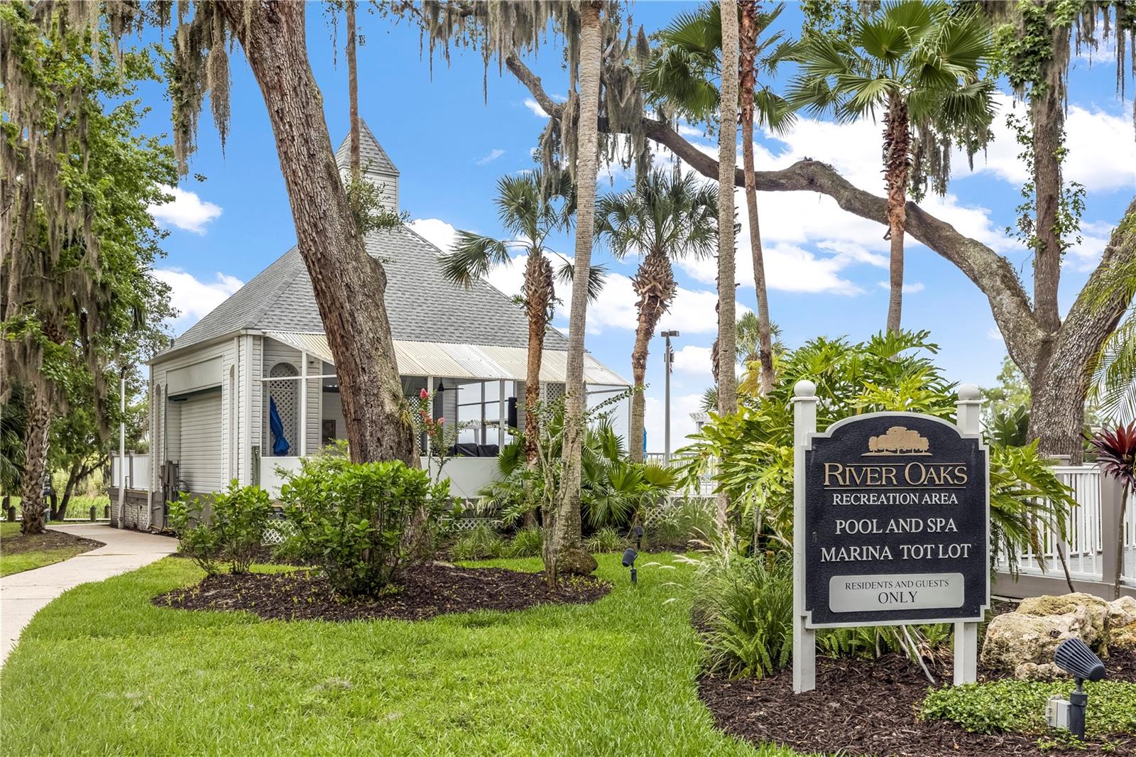 275 BAYOU CIR