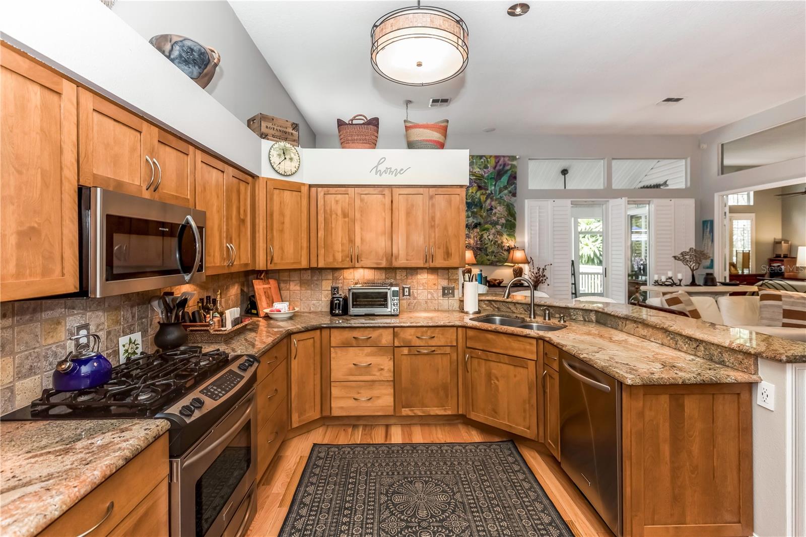 275 BAYOU CIR
