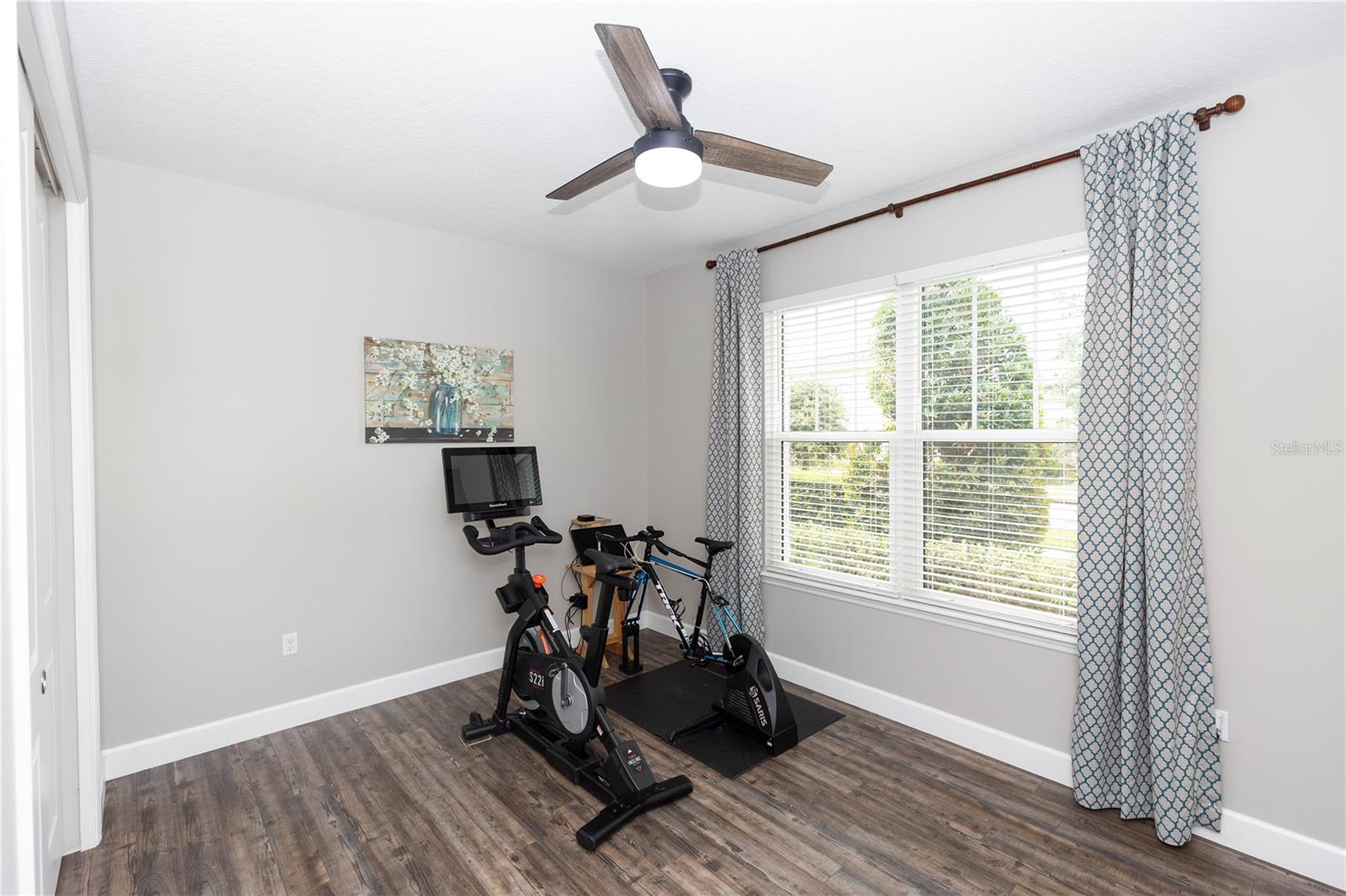 1227 VICTORIA HILLS DR N