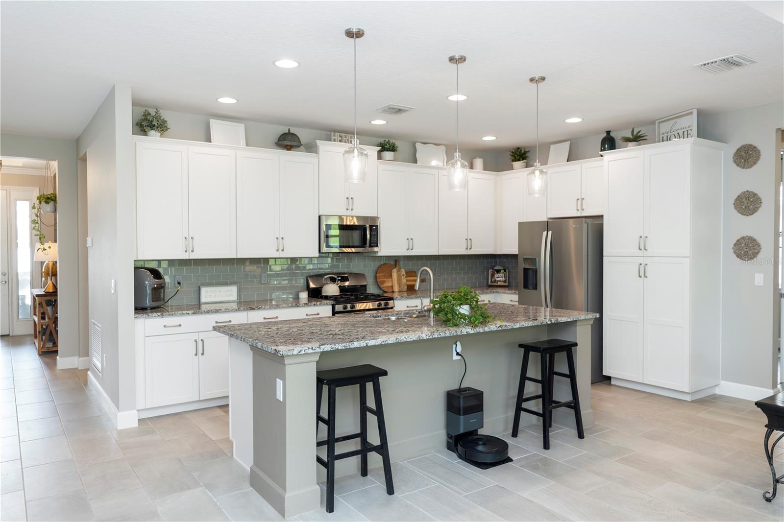 1227 VICTORIA HILLS DR N