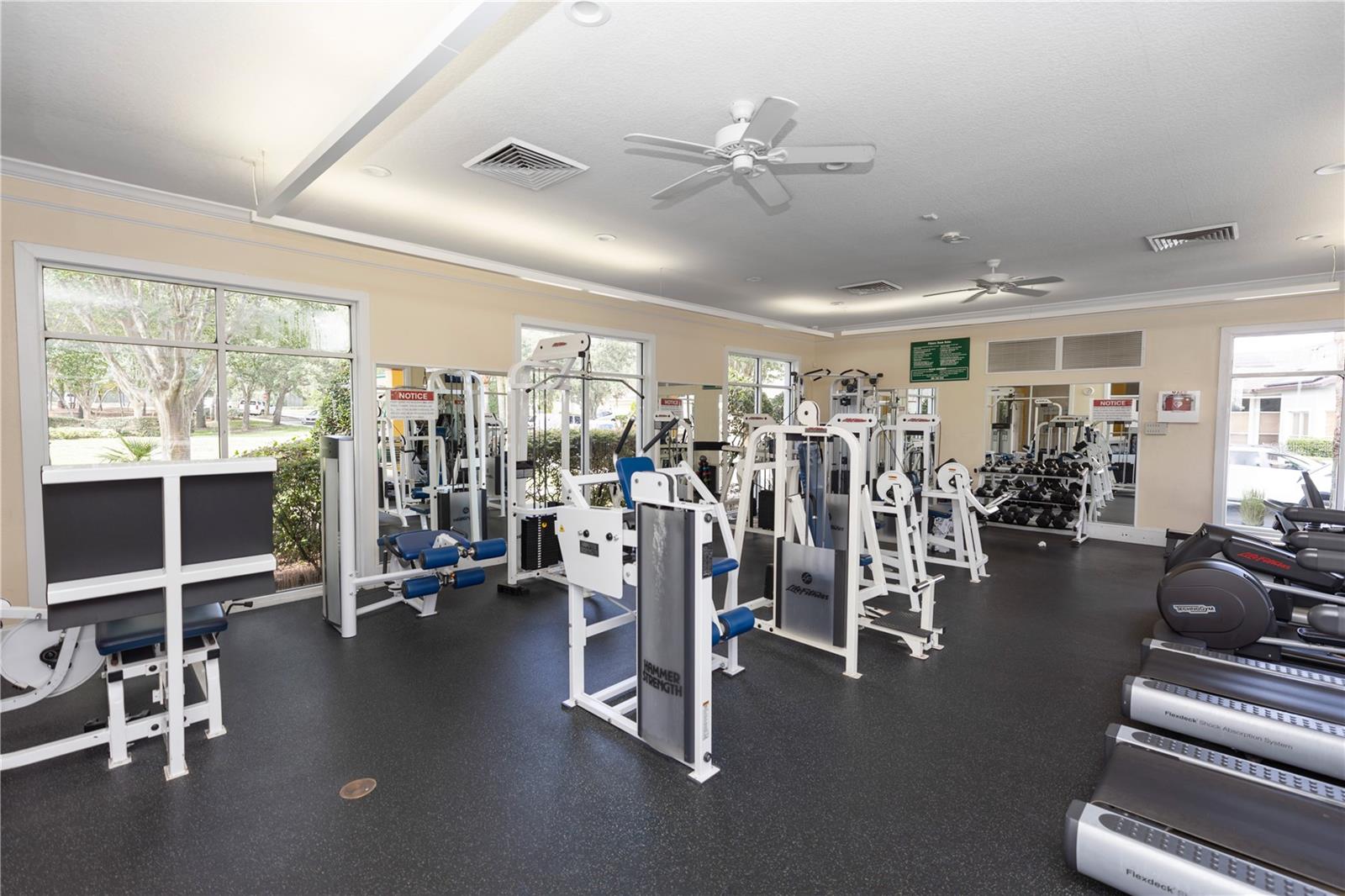 1227 VICTORIA HILLS DR N