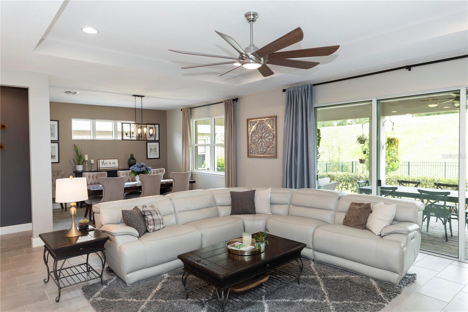 1227 VICTORIA HILLS DR N