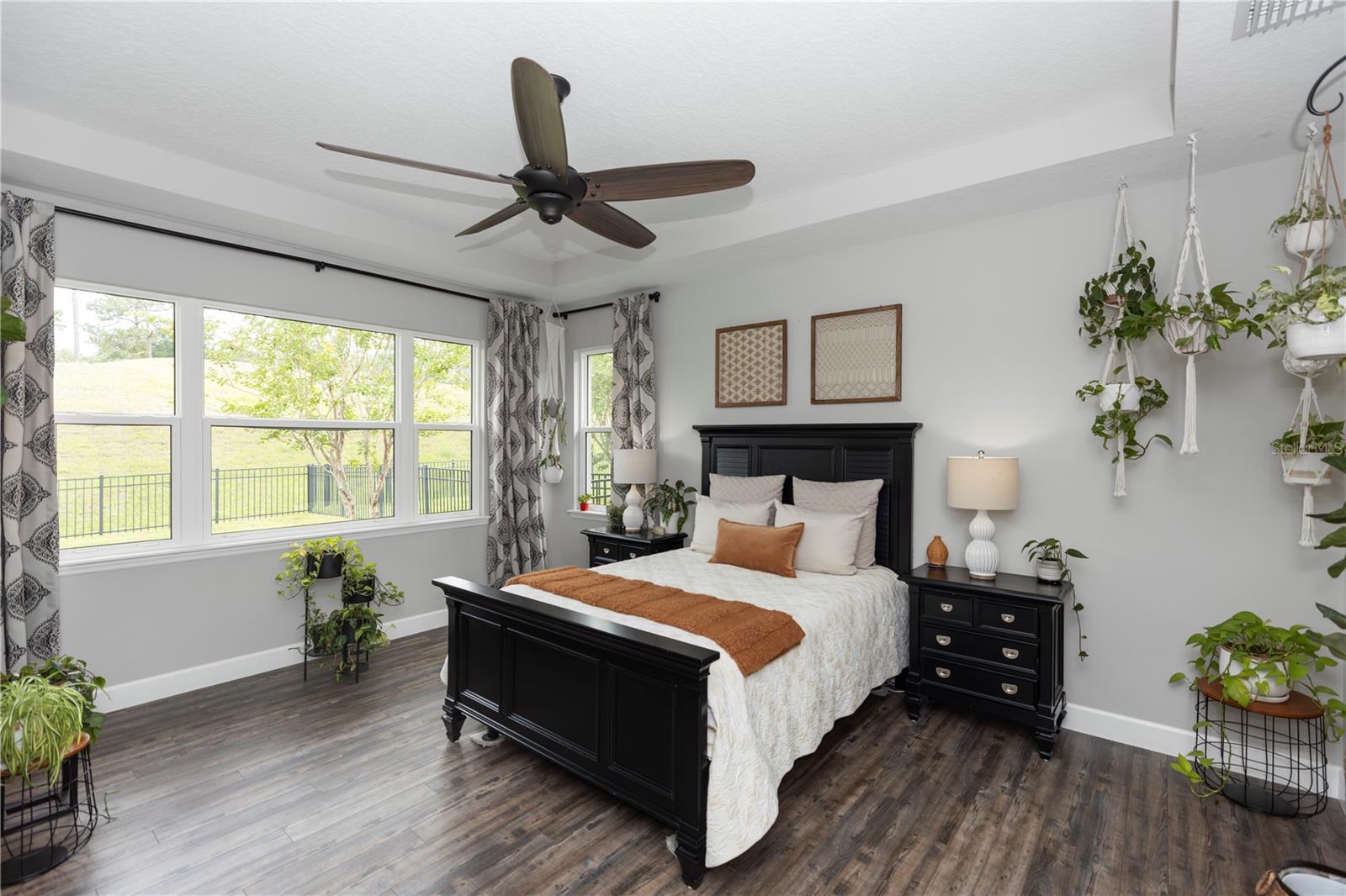 1227 VICTORIA HILLS DR N