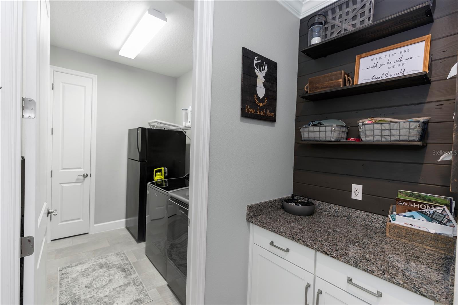 1227 VICTORIA HILLS DR N