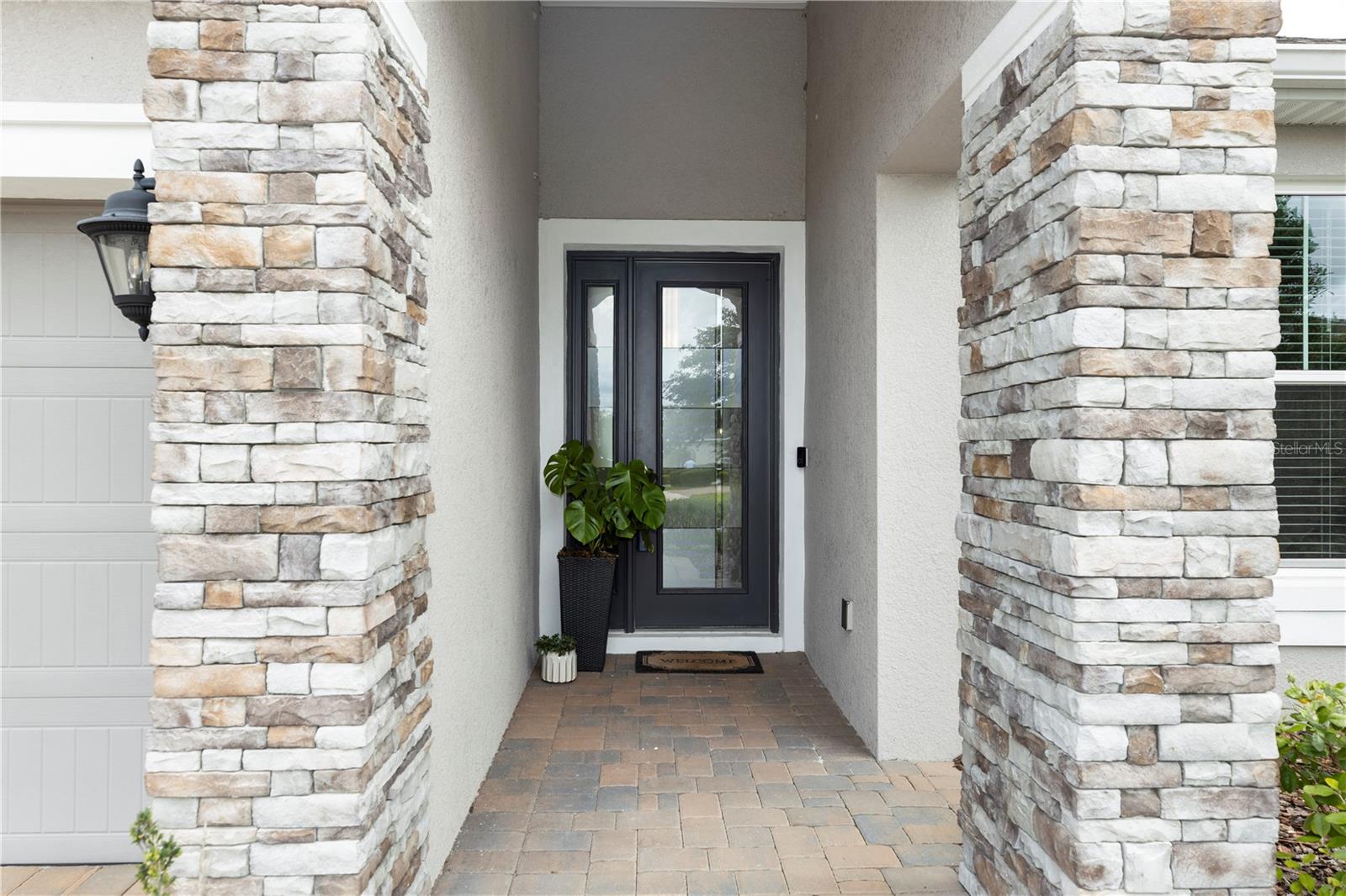 1227 VICTORIA HILLS DR N