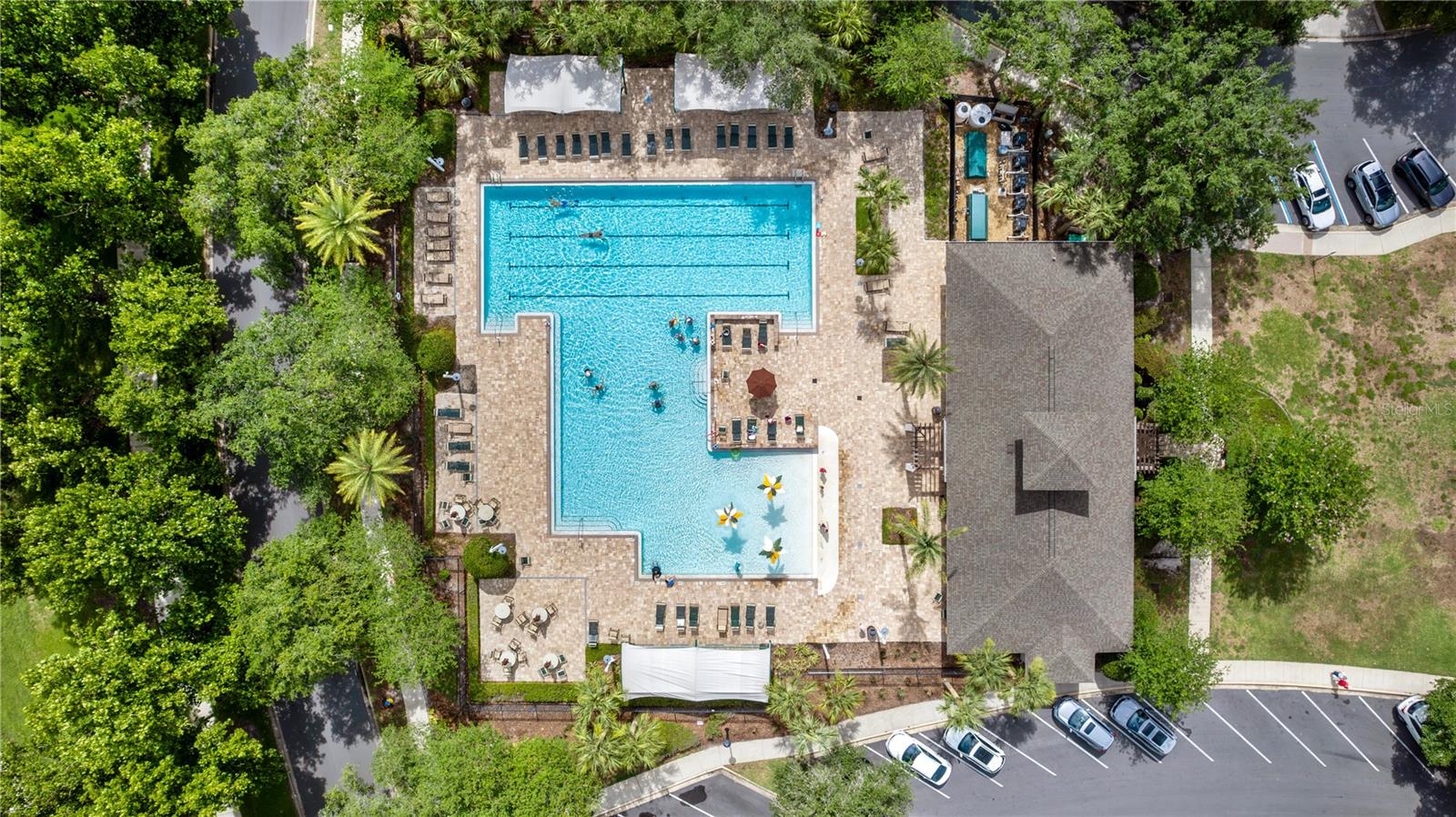 1227 VICTORIA HILLS DR N