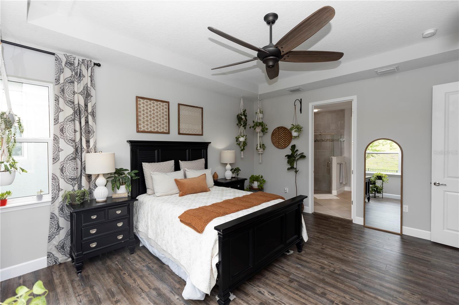 1227 VICTORIA HILLS DR N