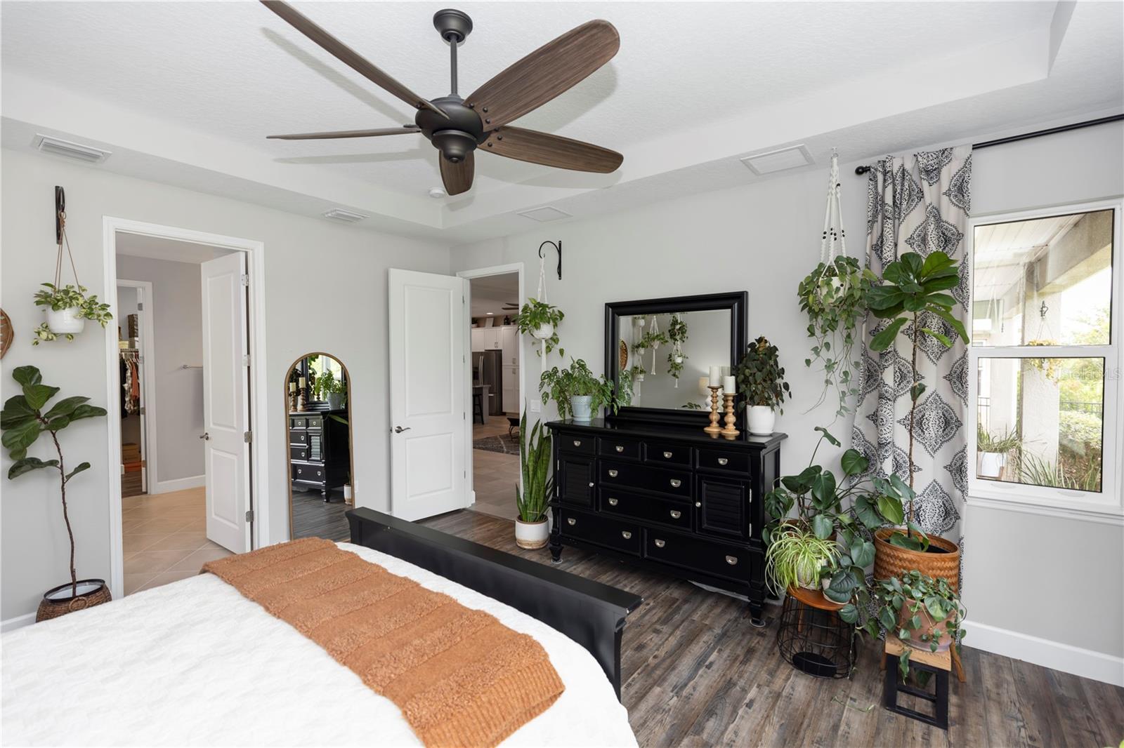 1227 VICTORIA HILLS DR N